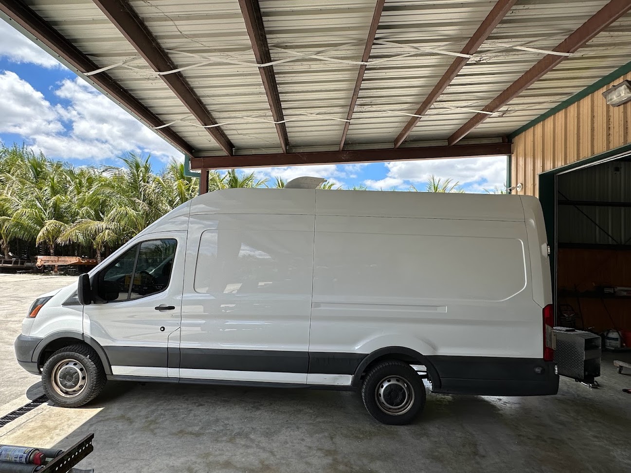 Ford transit 250 store extended high roof