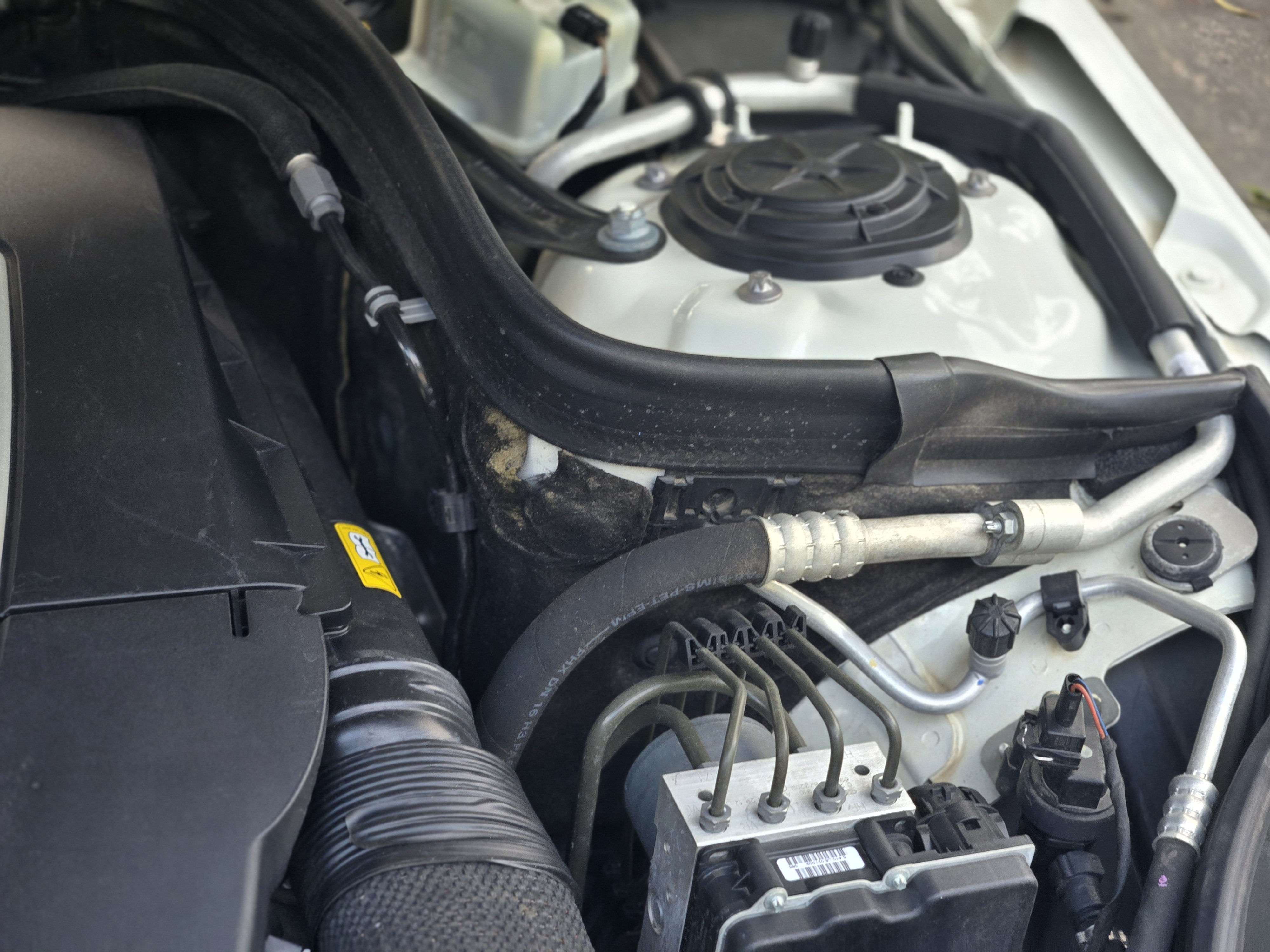 2010 Mercedes-Benz E 350 4MATIC Sedan