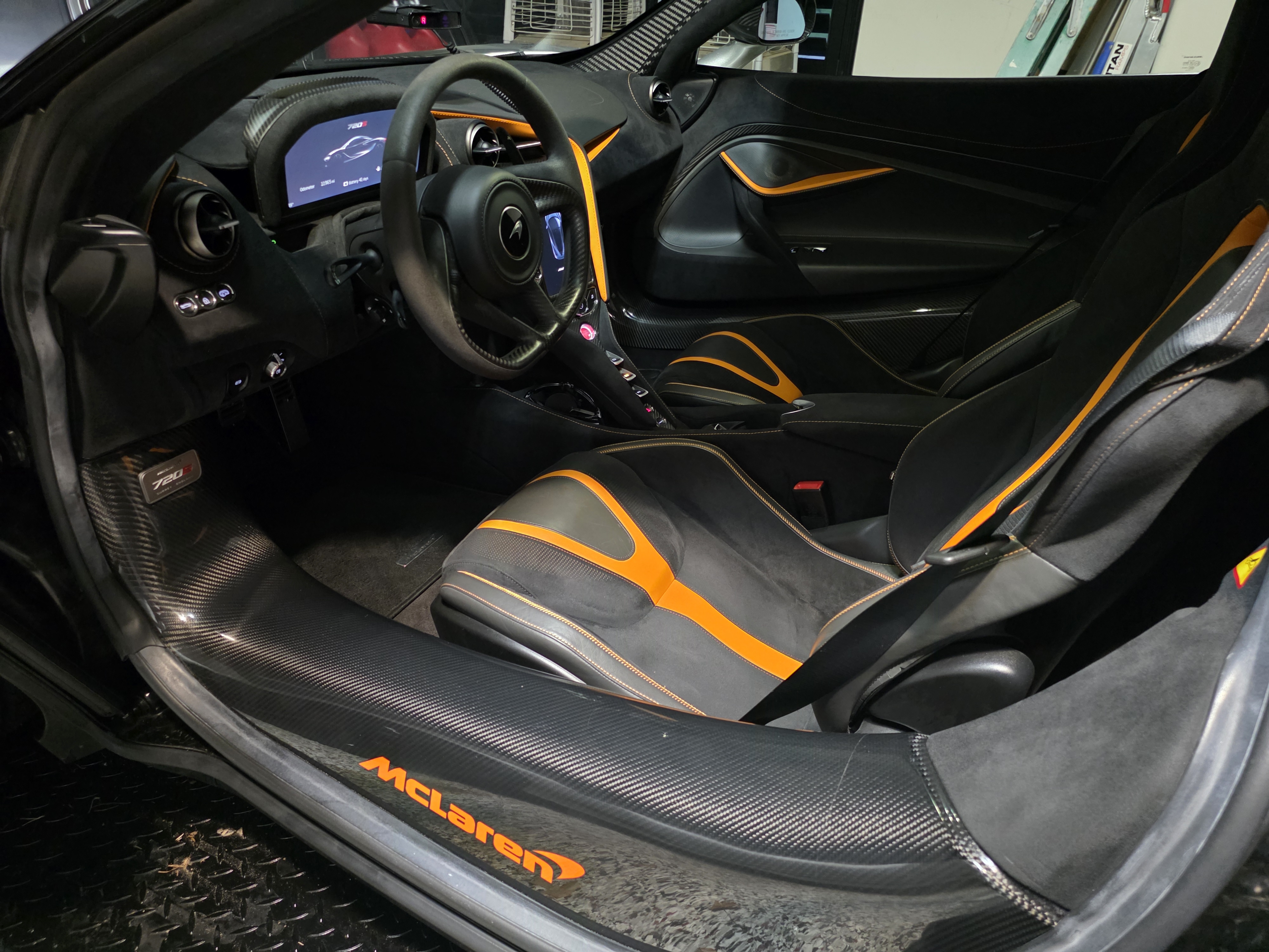 Used 2020 McLaren 720S Spider photo 8