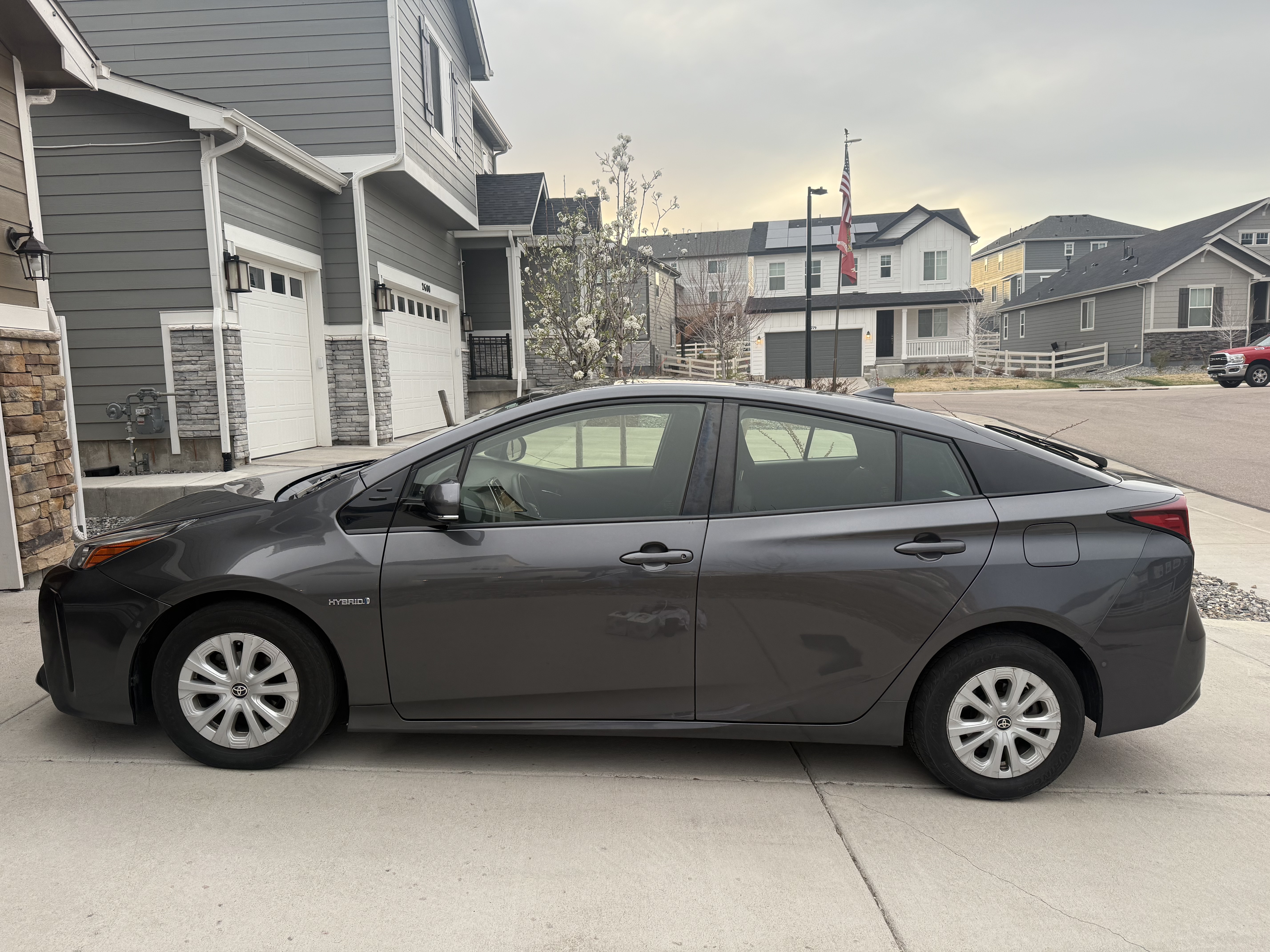 2019 Toyota Prius LE