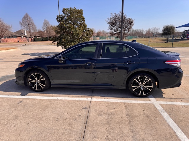 2020 Toyota Camry SE