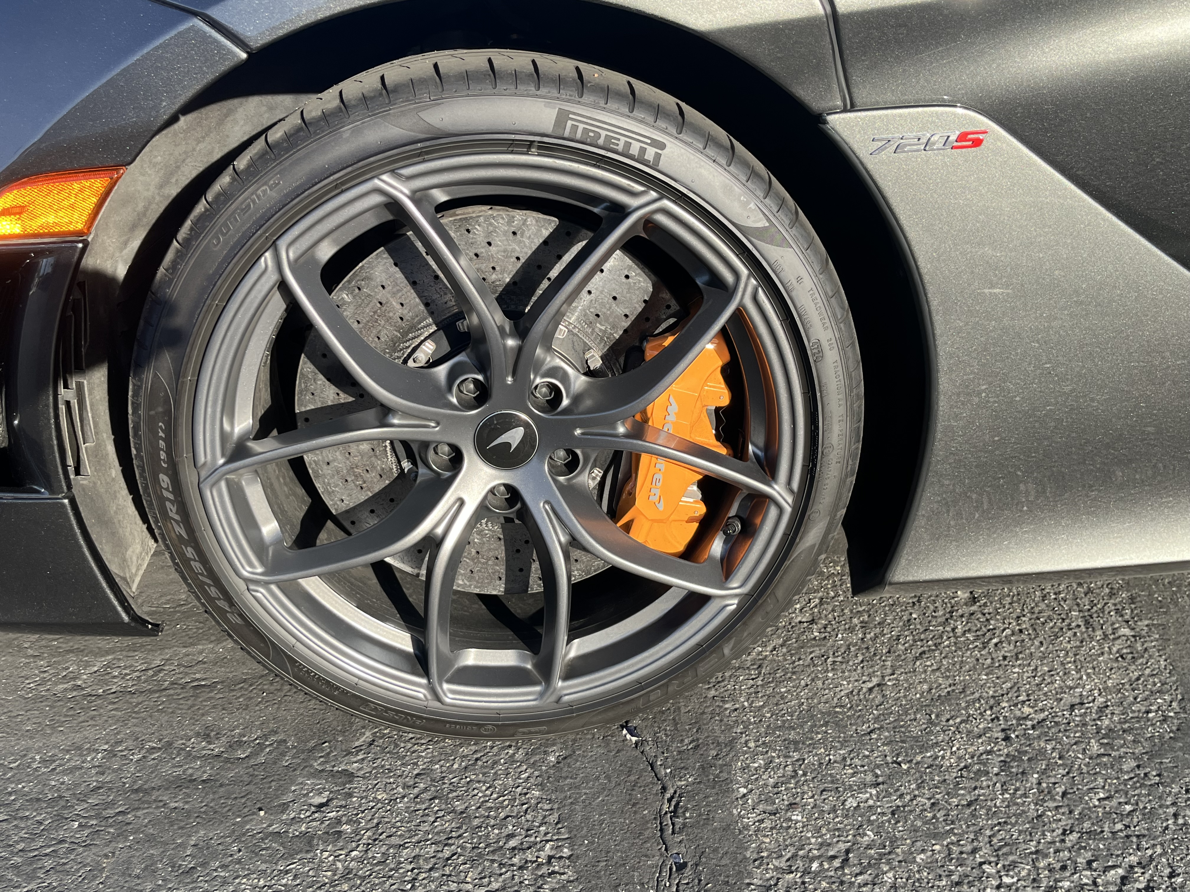 Used 2020 McLaren 720S photo 18