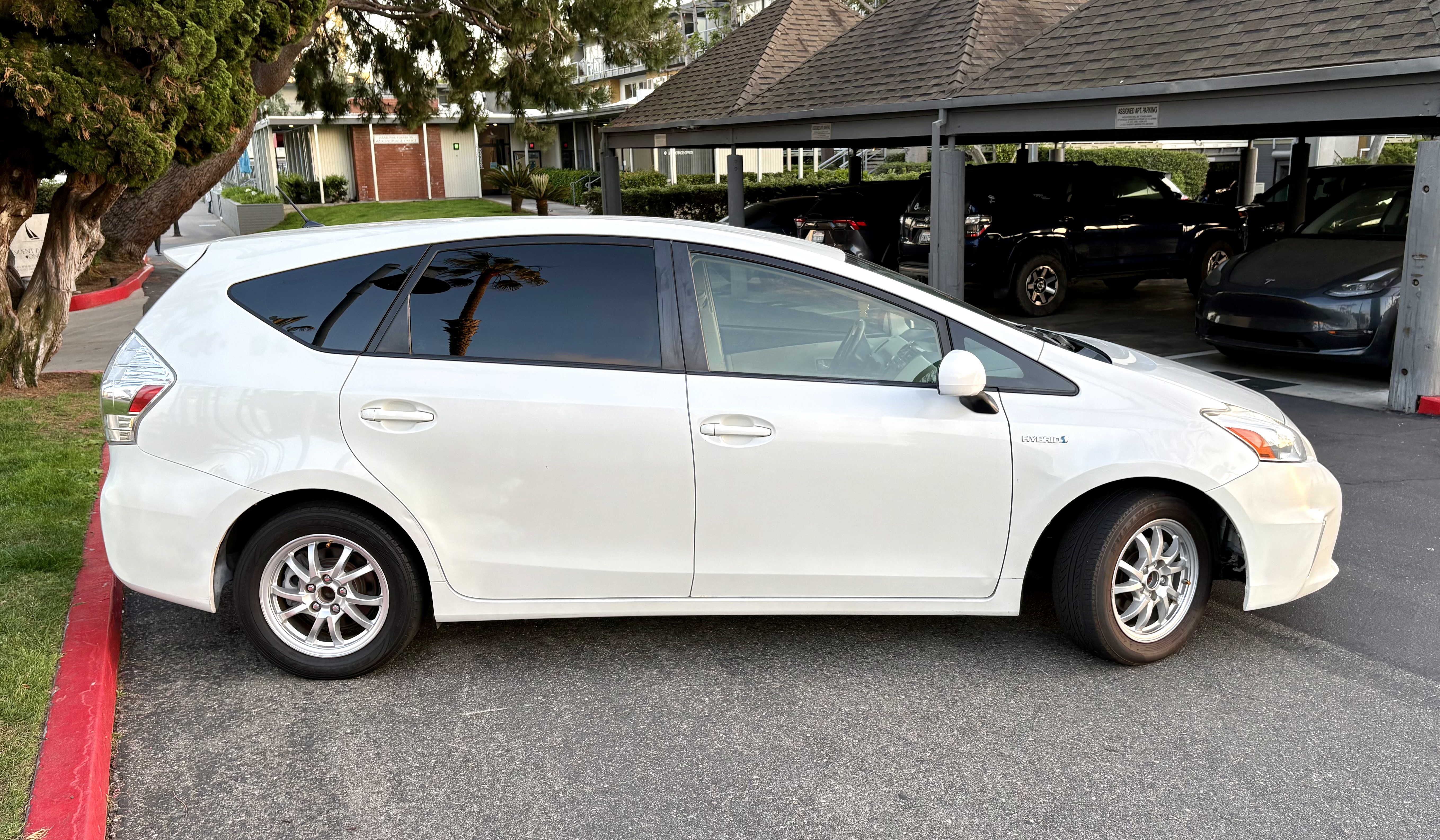 2014 Toyota Prius V Two