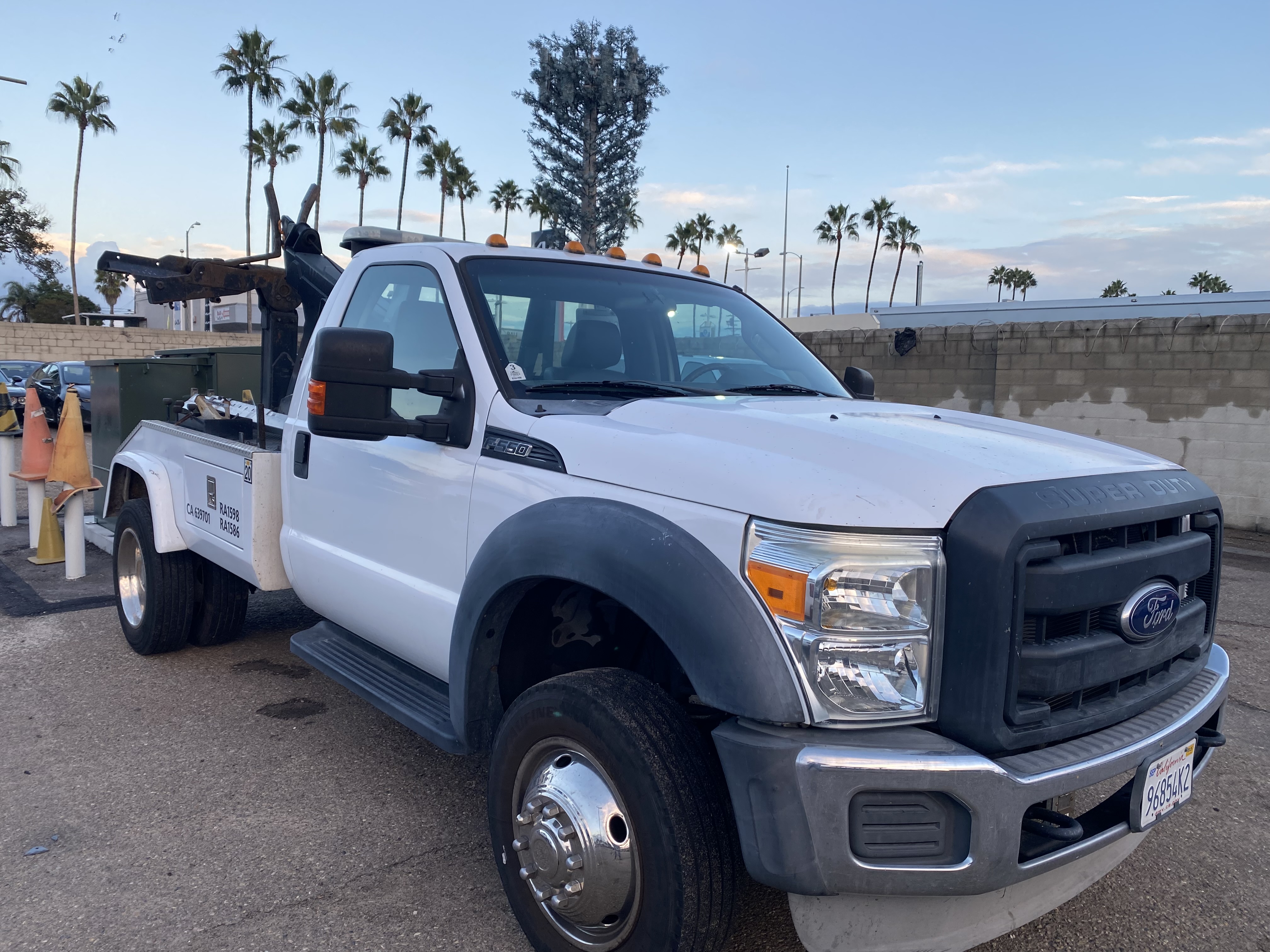 2015 Ford F550 2WD Regular Cab Super Duty