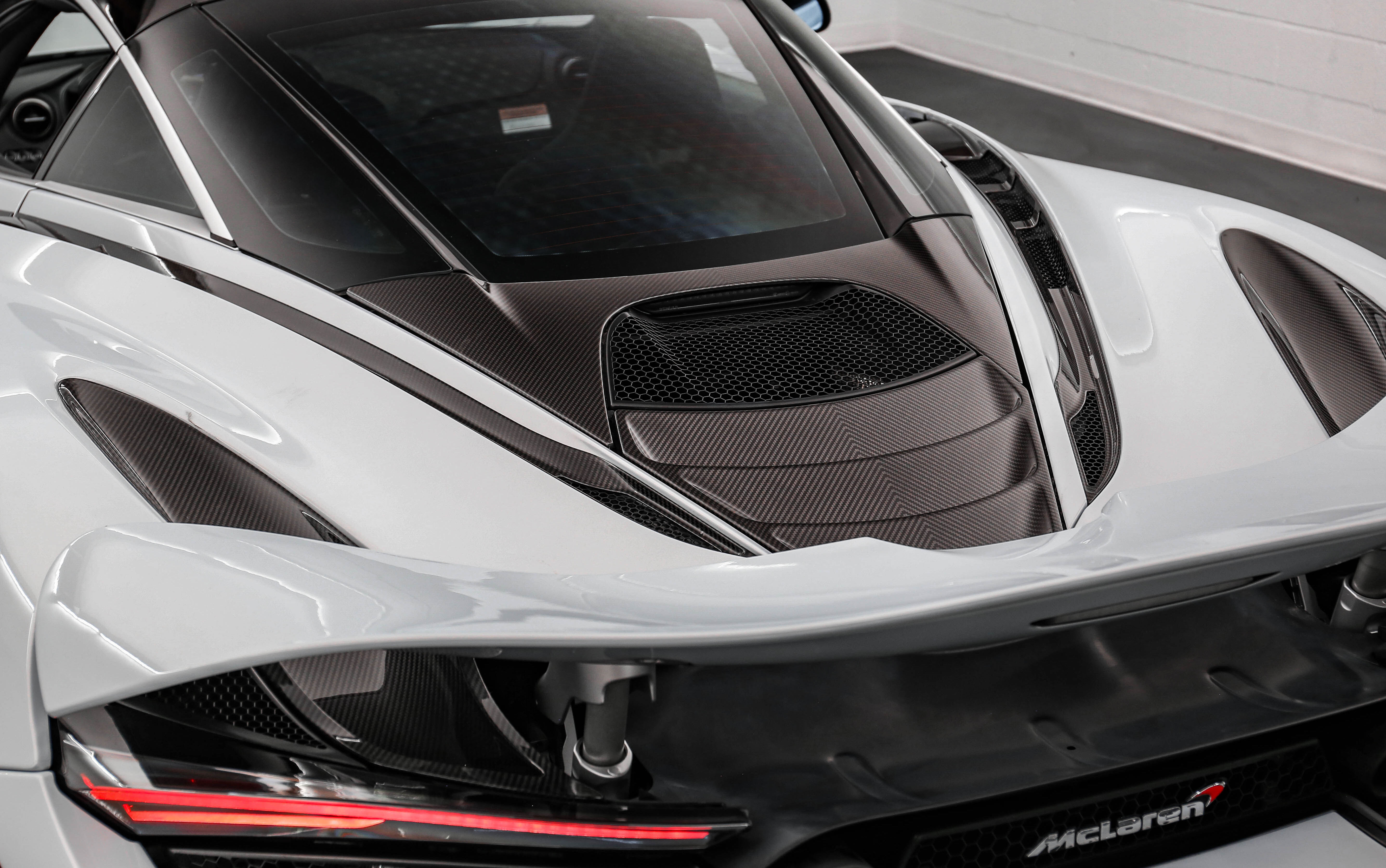 Used 2018 McLaren 720S Luxury photo 24