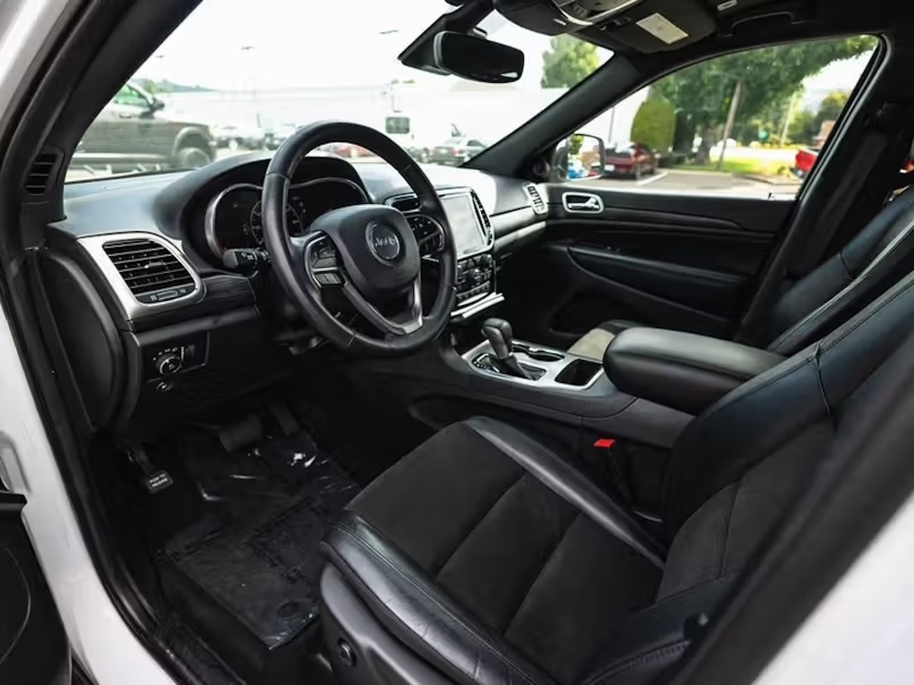 2022 Jeep Grand Cherokee Laredo X