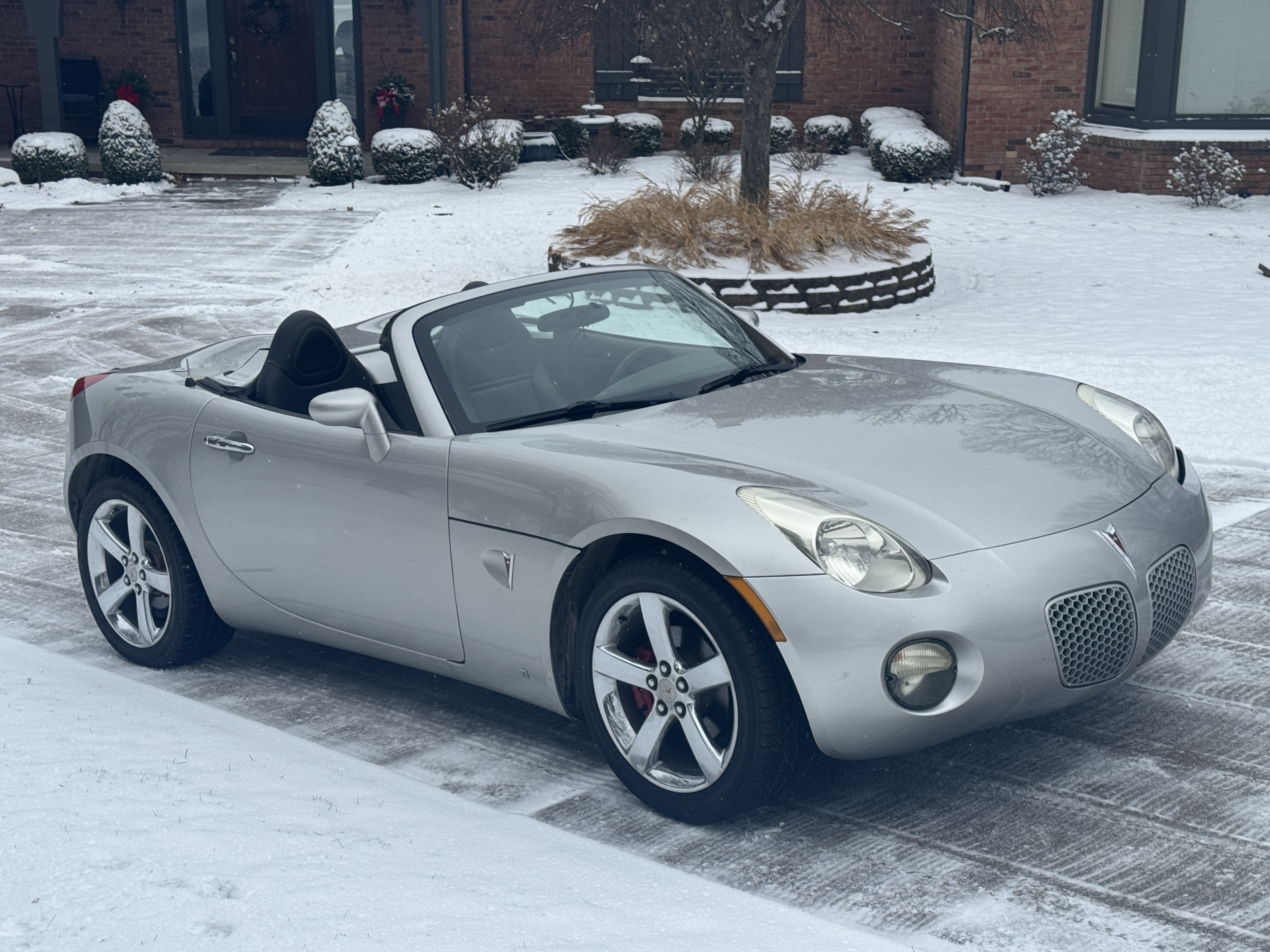 Used 2007 Pontiac Solstice Convertible w/ Premium Package