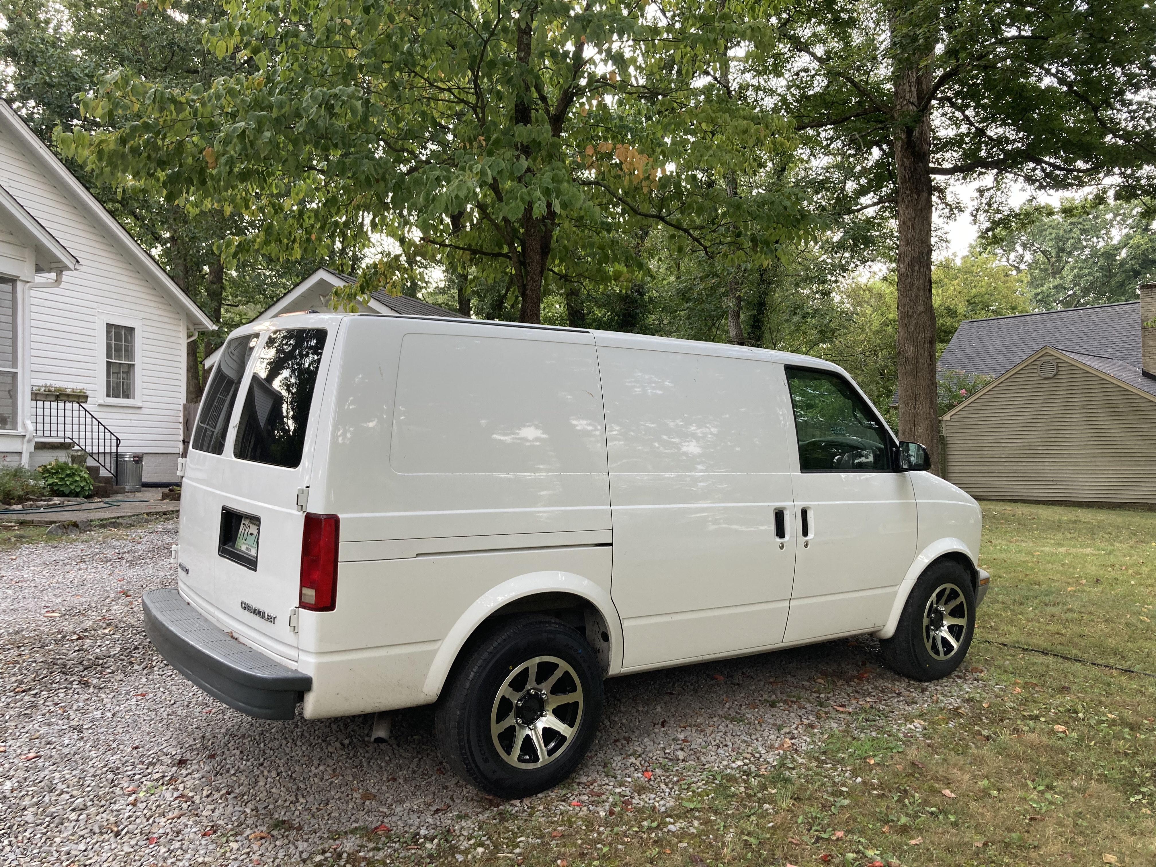 Chevrolet Astro 2005 photo 3