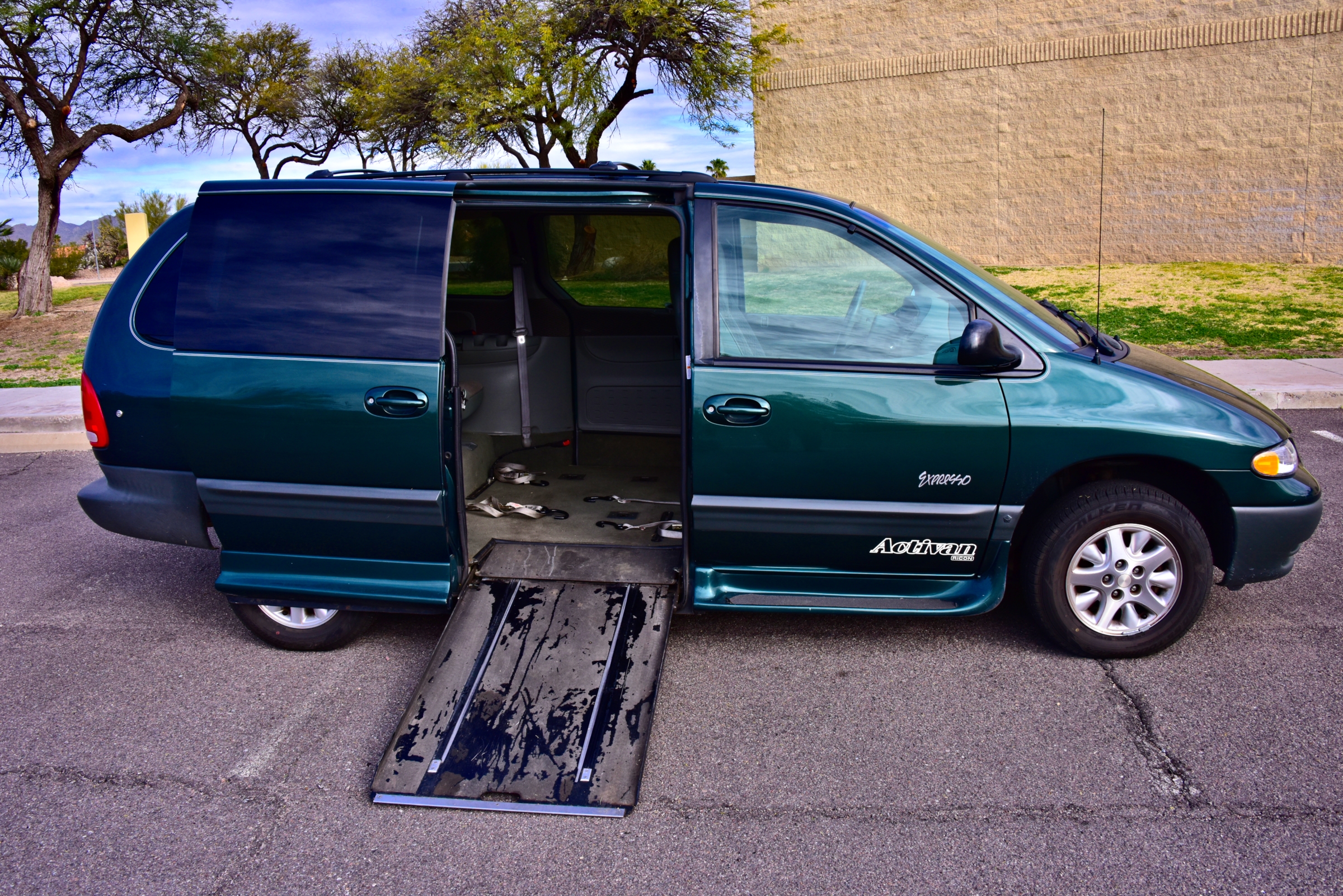 2000 plymouth voyager for sales sale