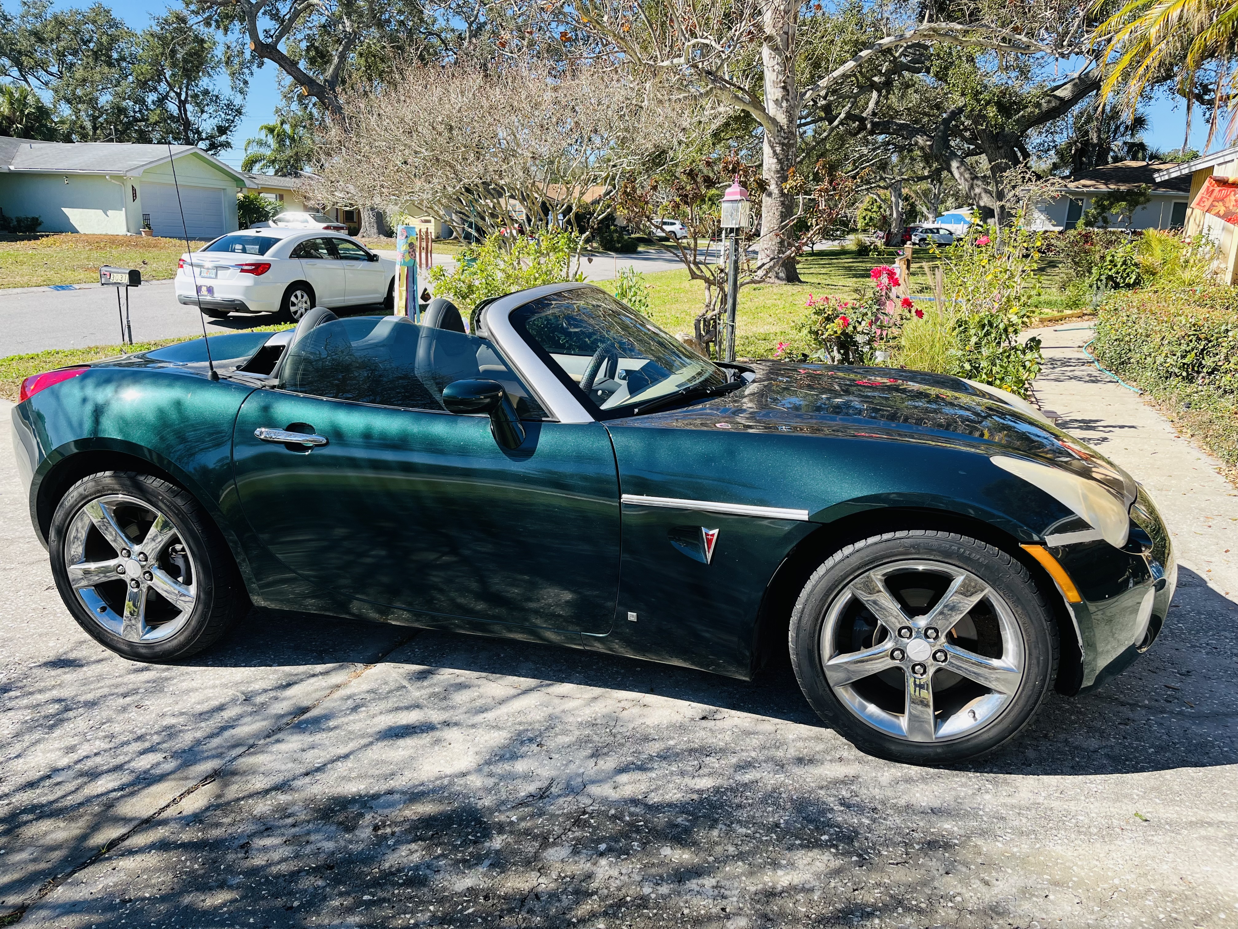 Used 2007 Pontiac Solstice Convertible w/ Premium Package