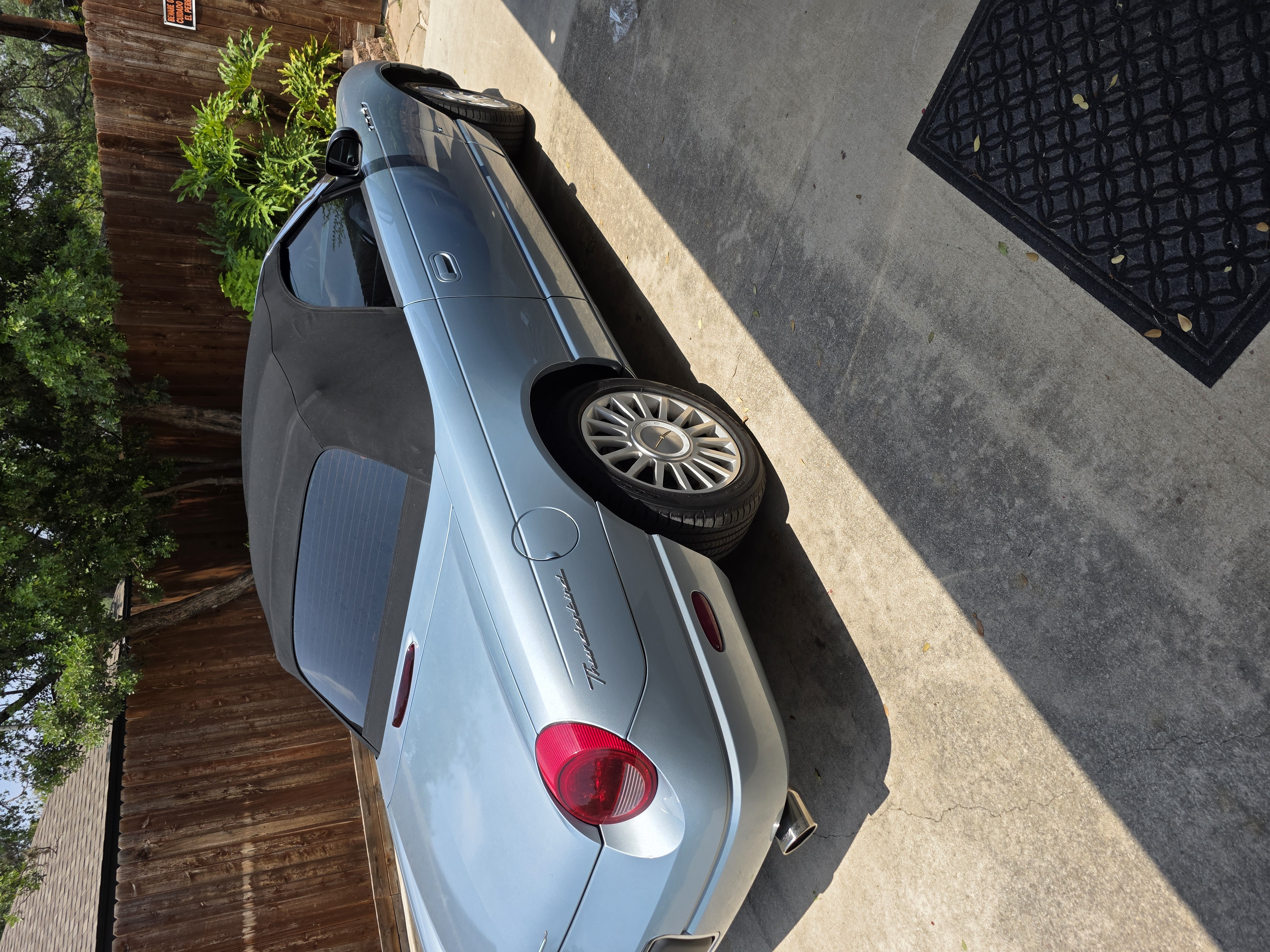 2004 Ford Thunderbird