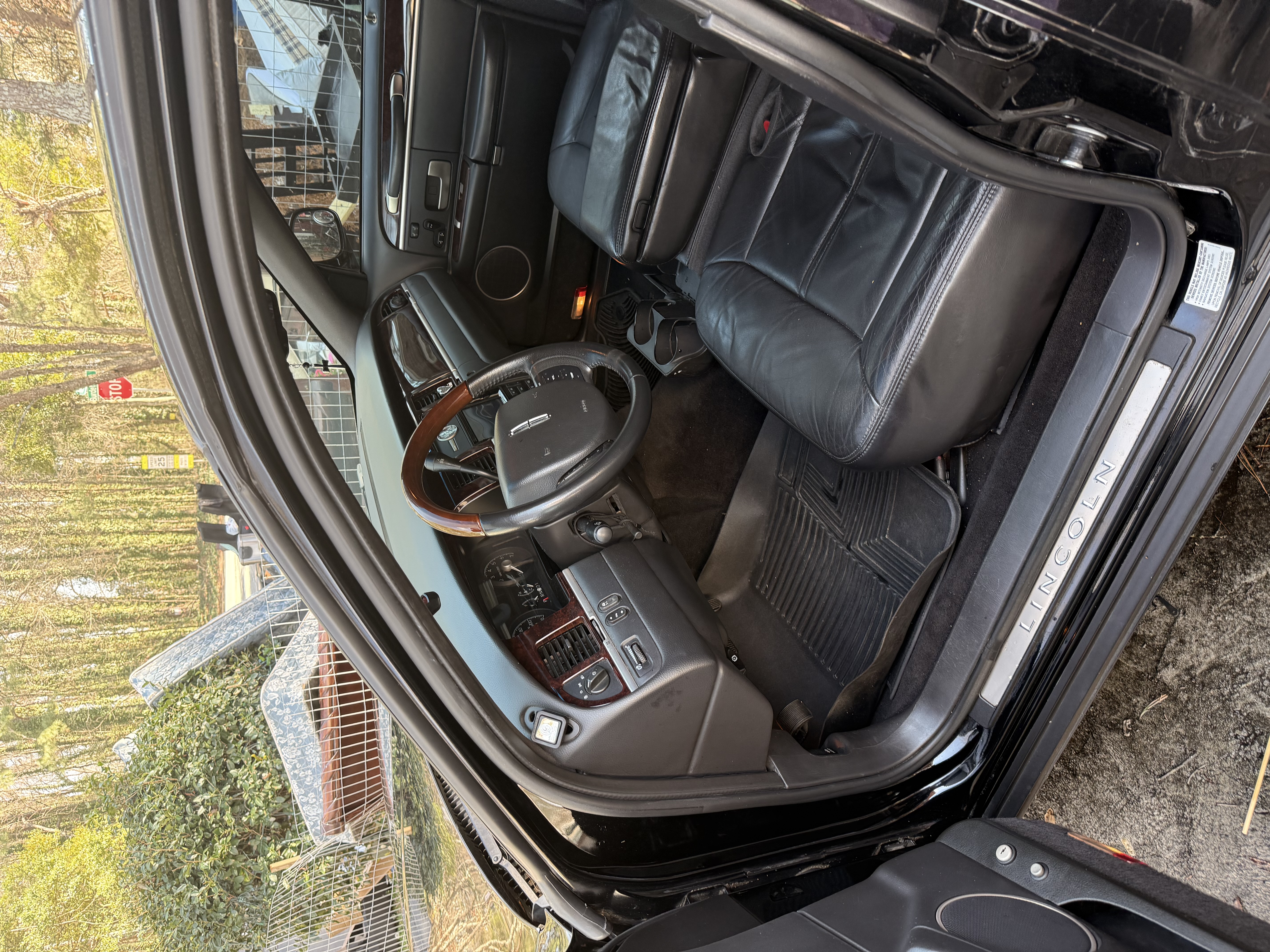 2011 Lincoln Town Car Signature Limited