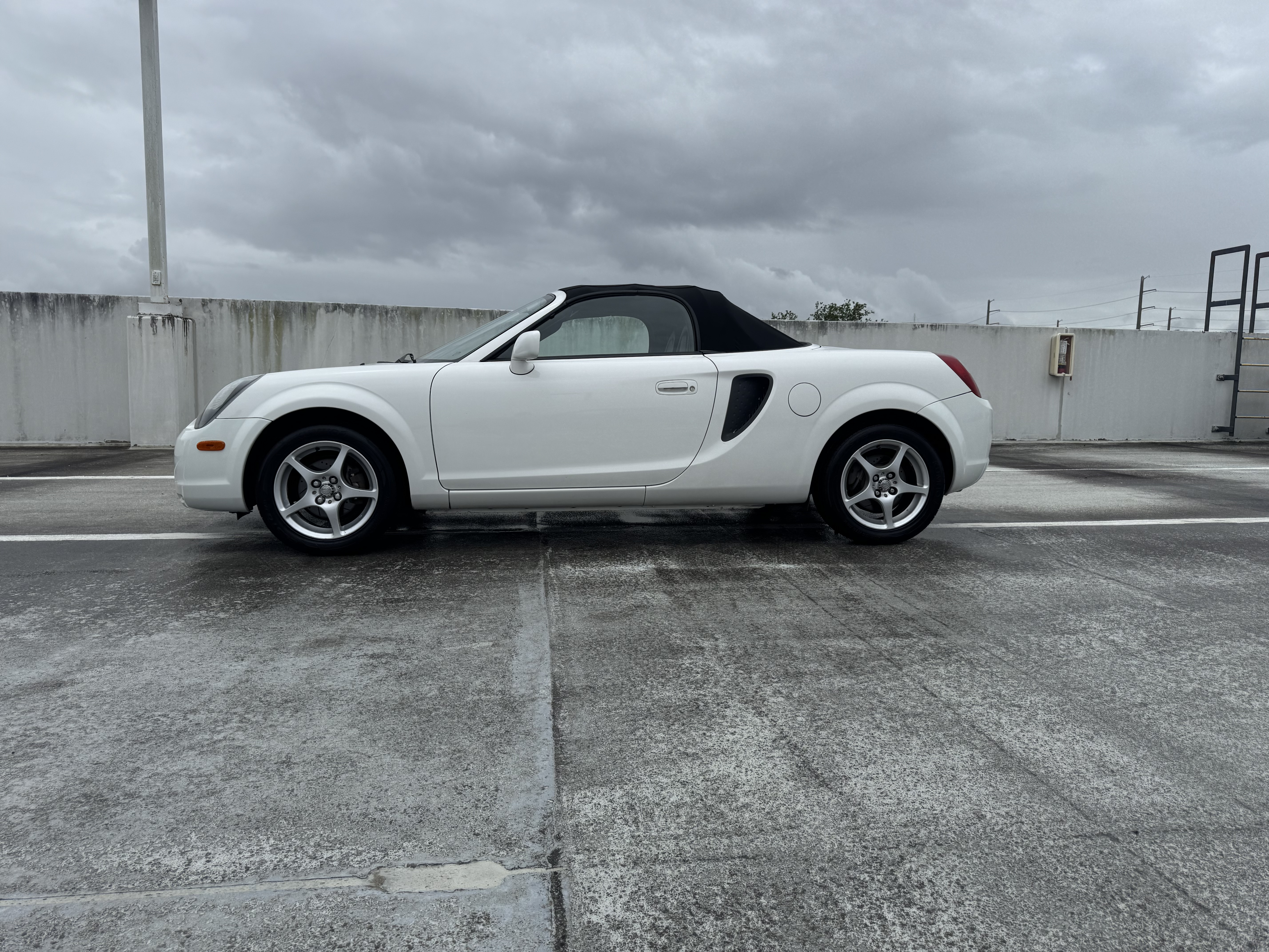 Used 2002 Toyota MR2