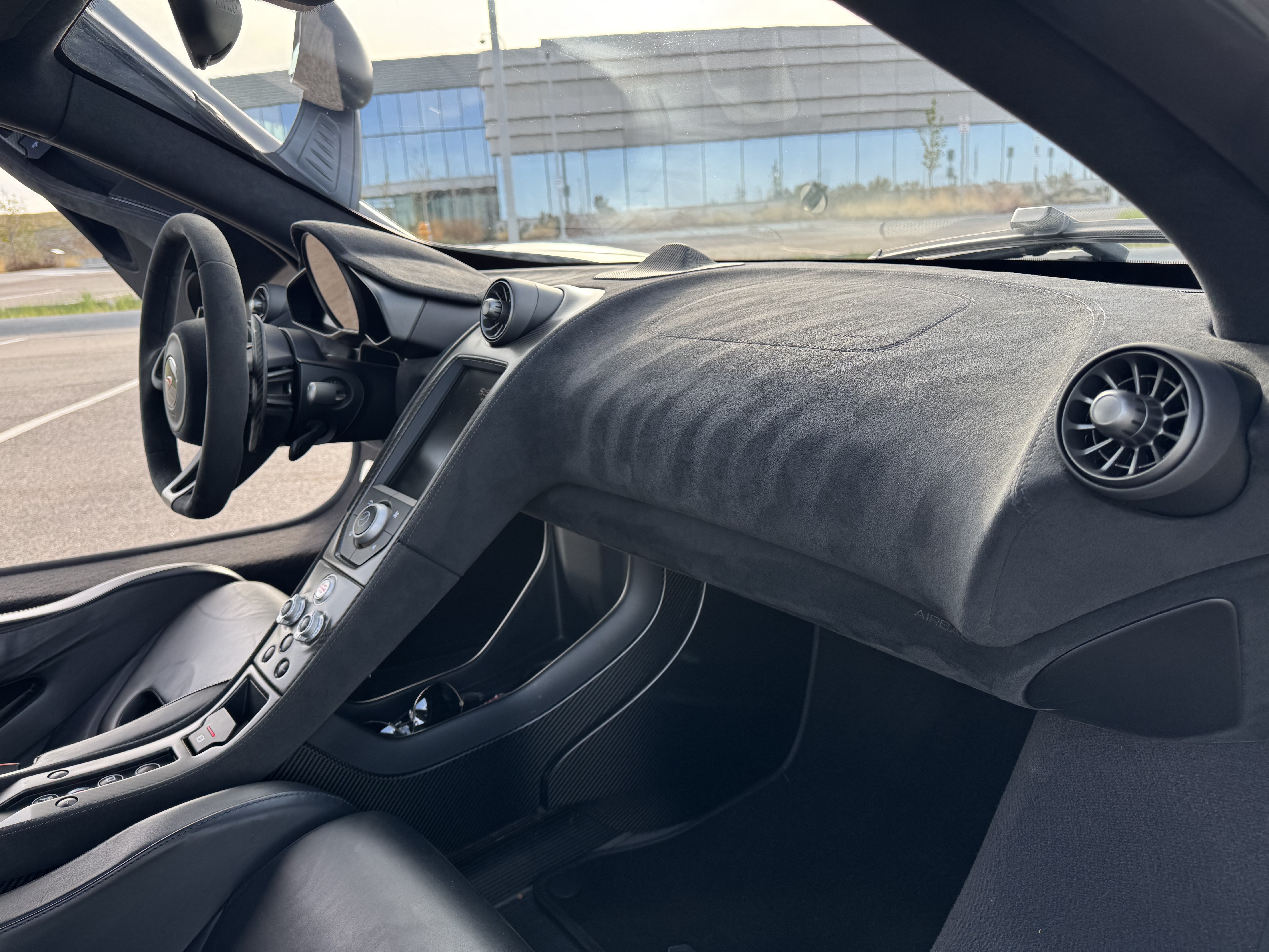 Used 2016 McLaren 675LT Coupe photo 30