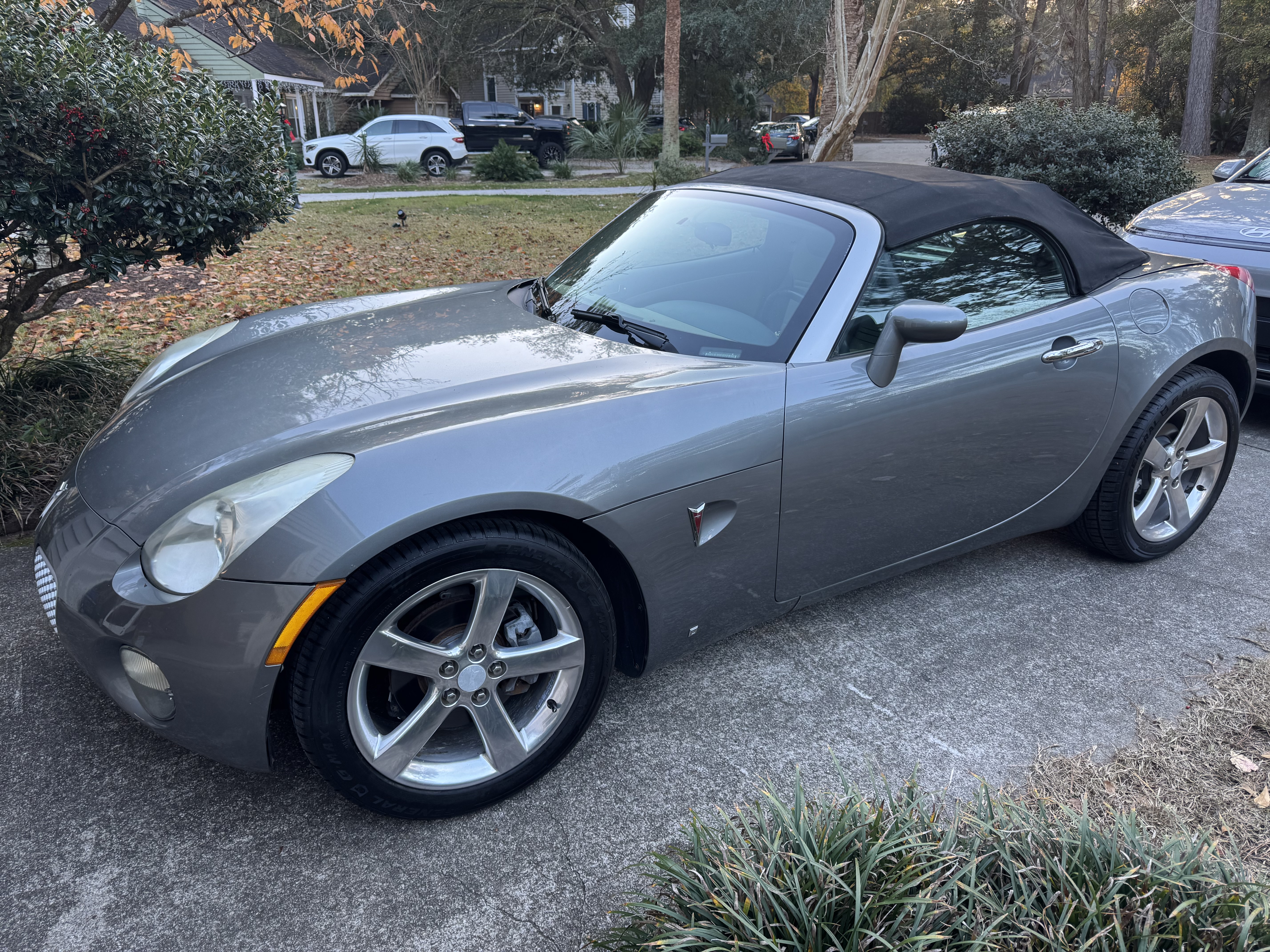 Used 2006 Pontiac Solstice Convertible w/ Premium Package
