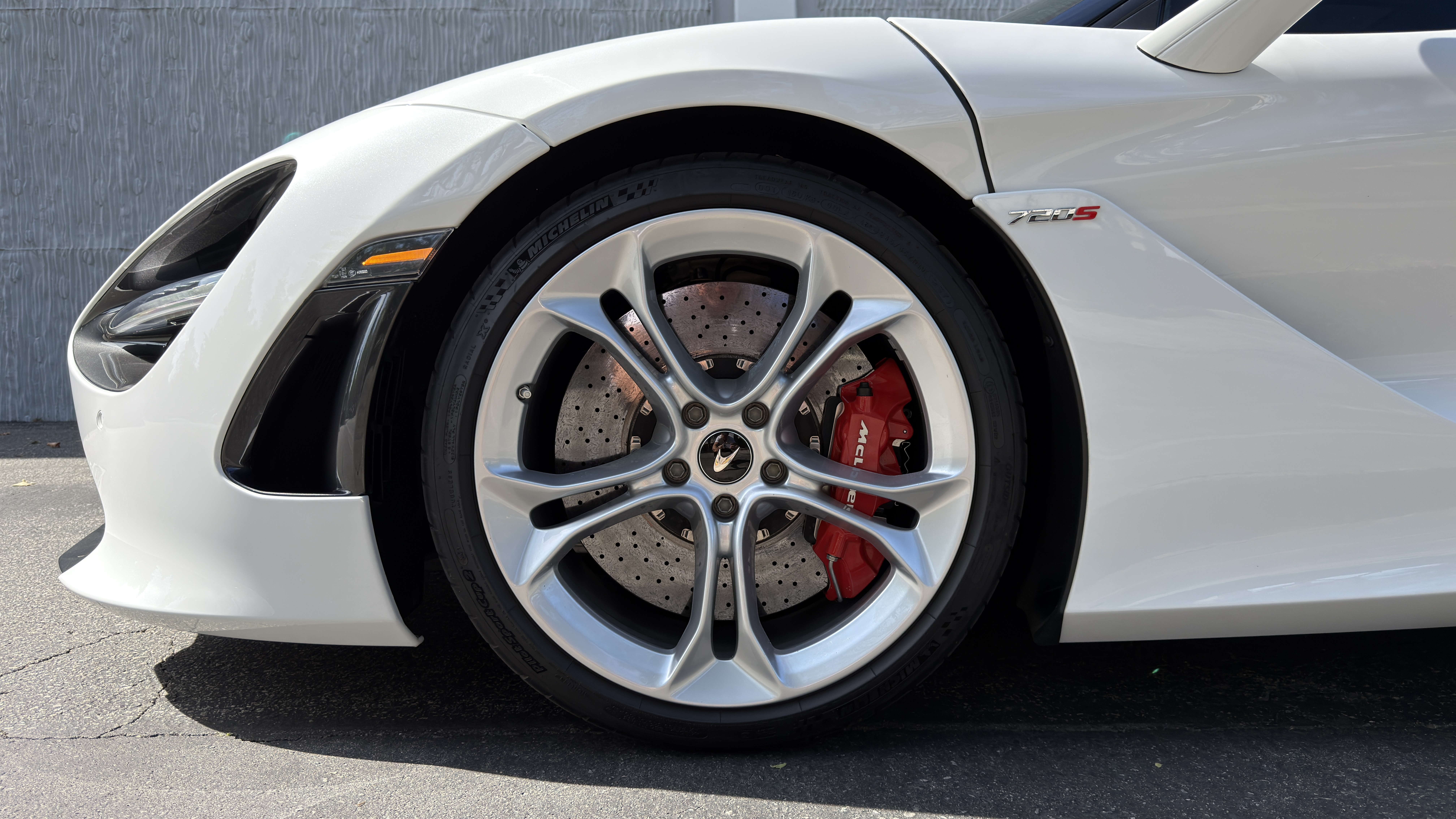 Used 2020 McLaren 720S Coupe 2D photo 28