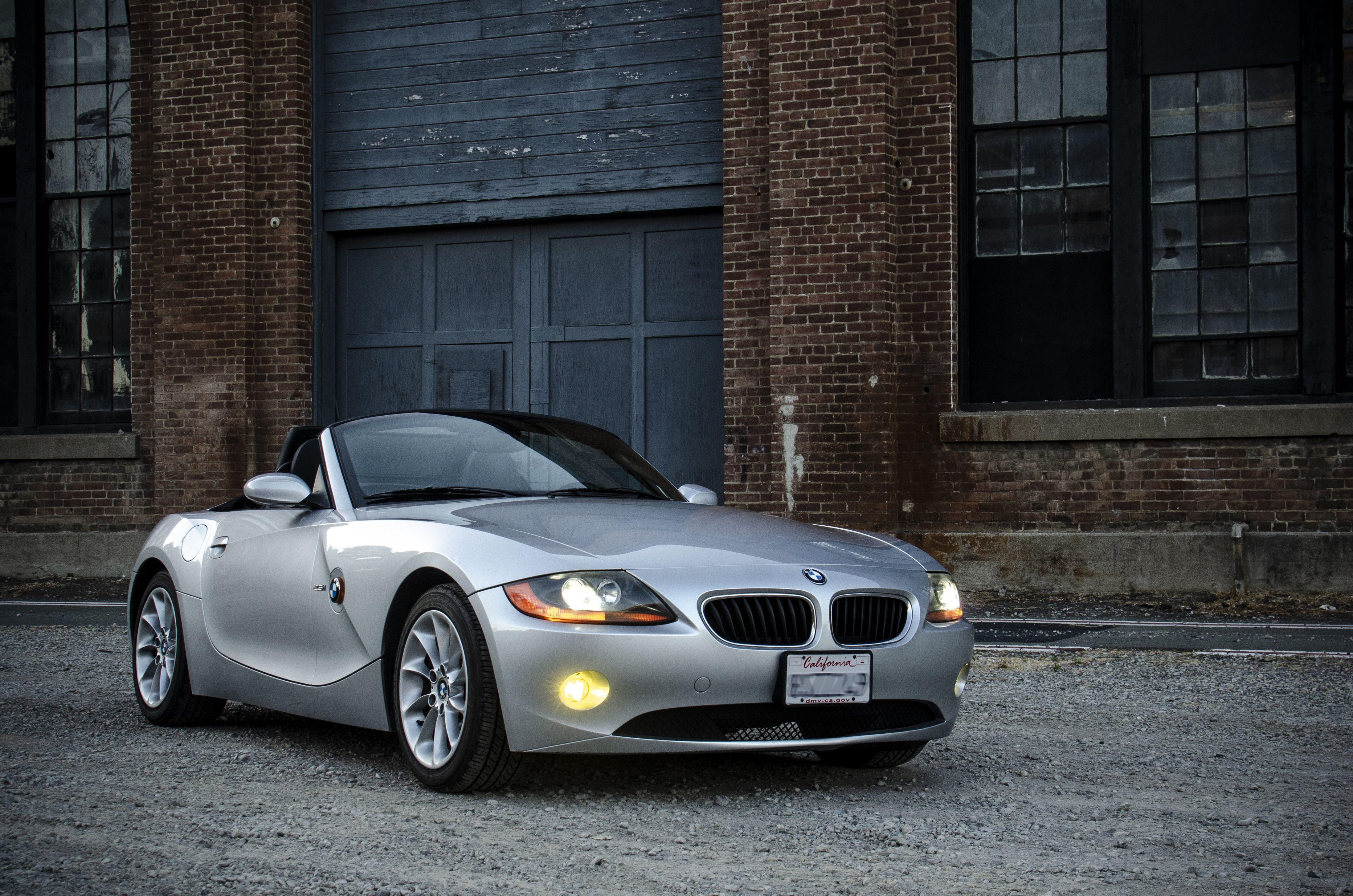 Used 2004 BMW Z4 2.5i