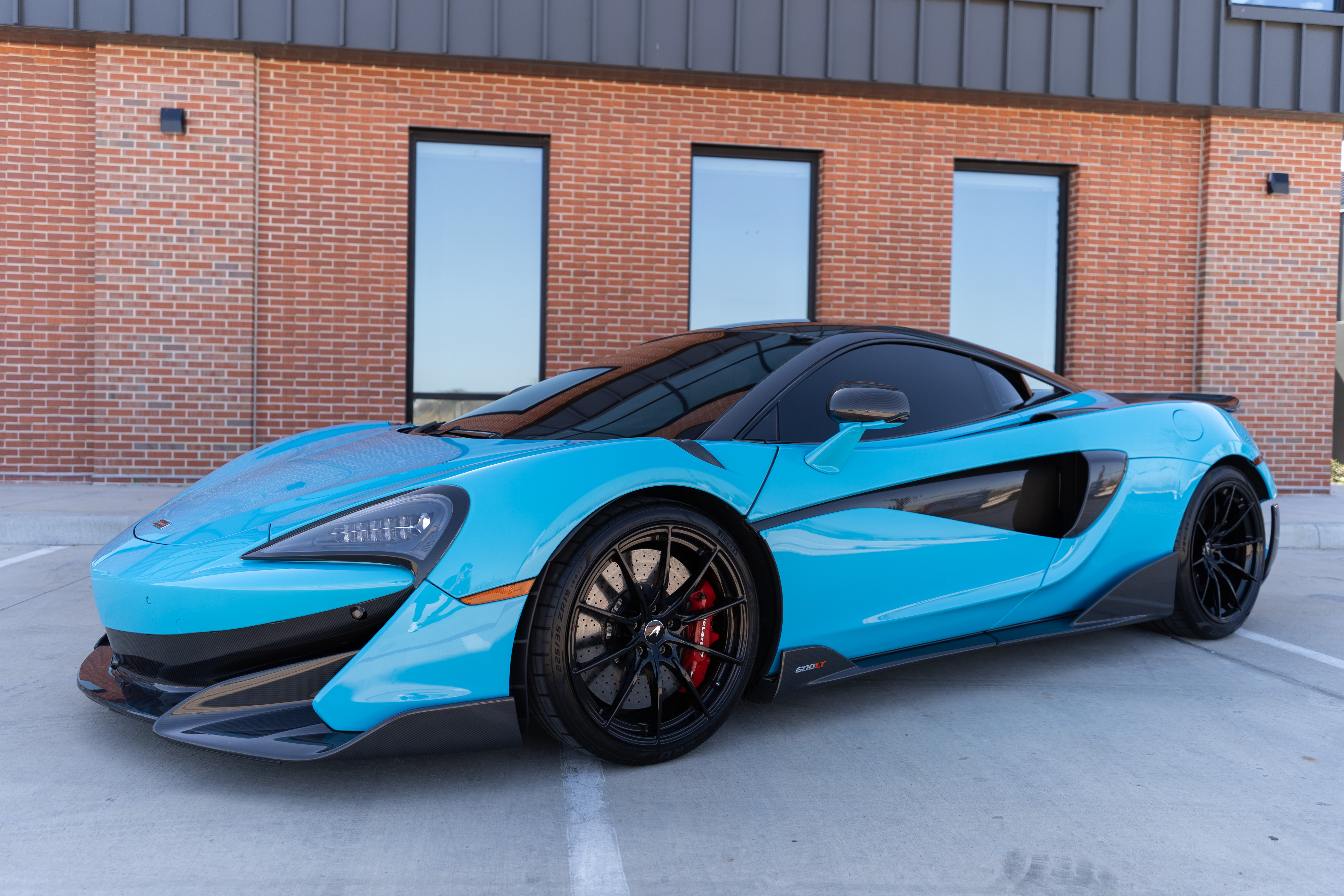 Used 2019 McLaren 600LT photo 2