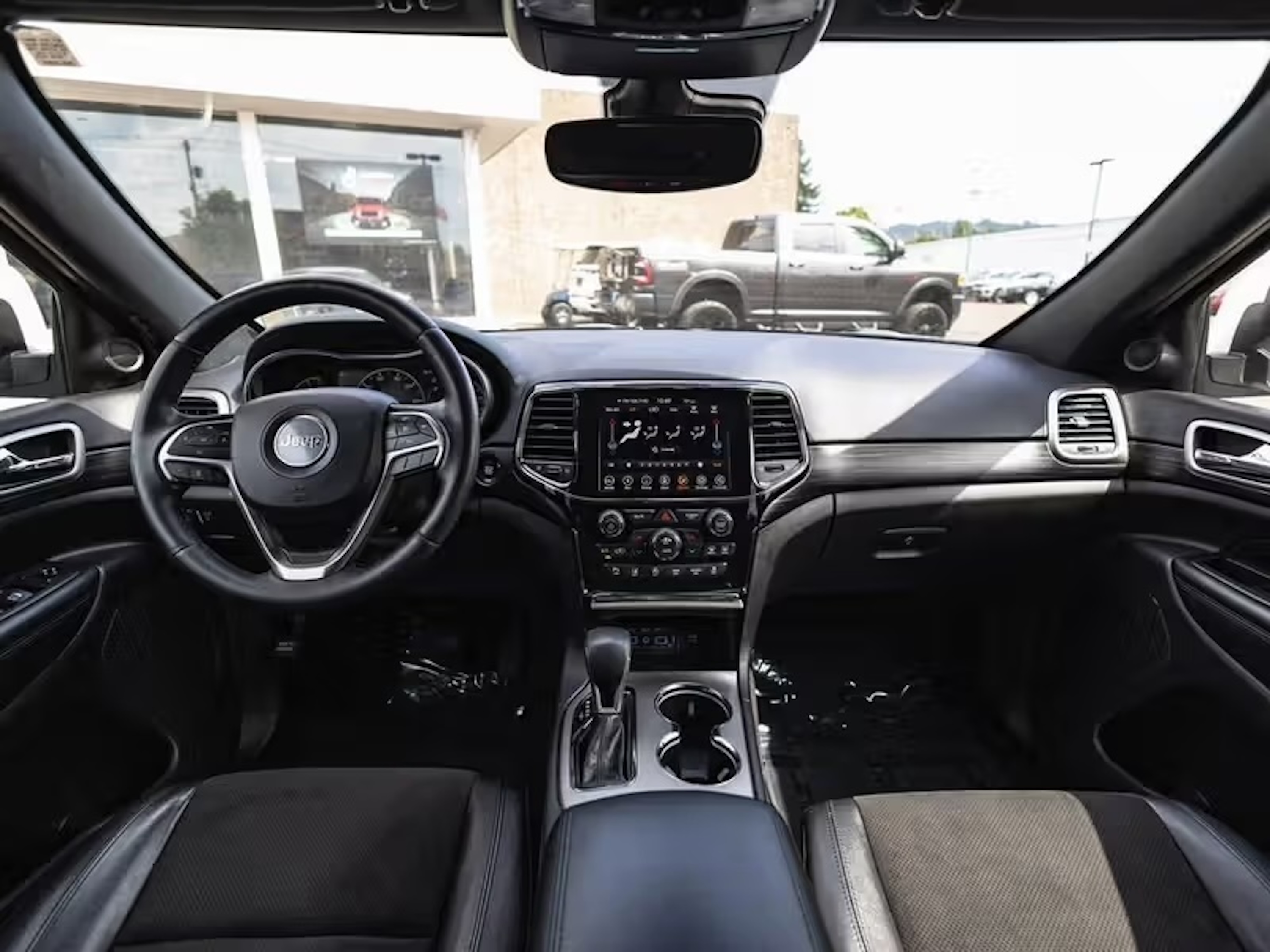 2022 Jeep Grand Cherokee Laredo X