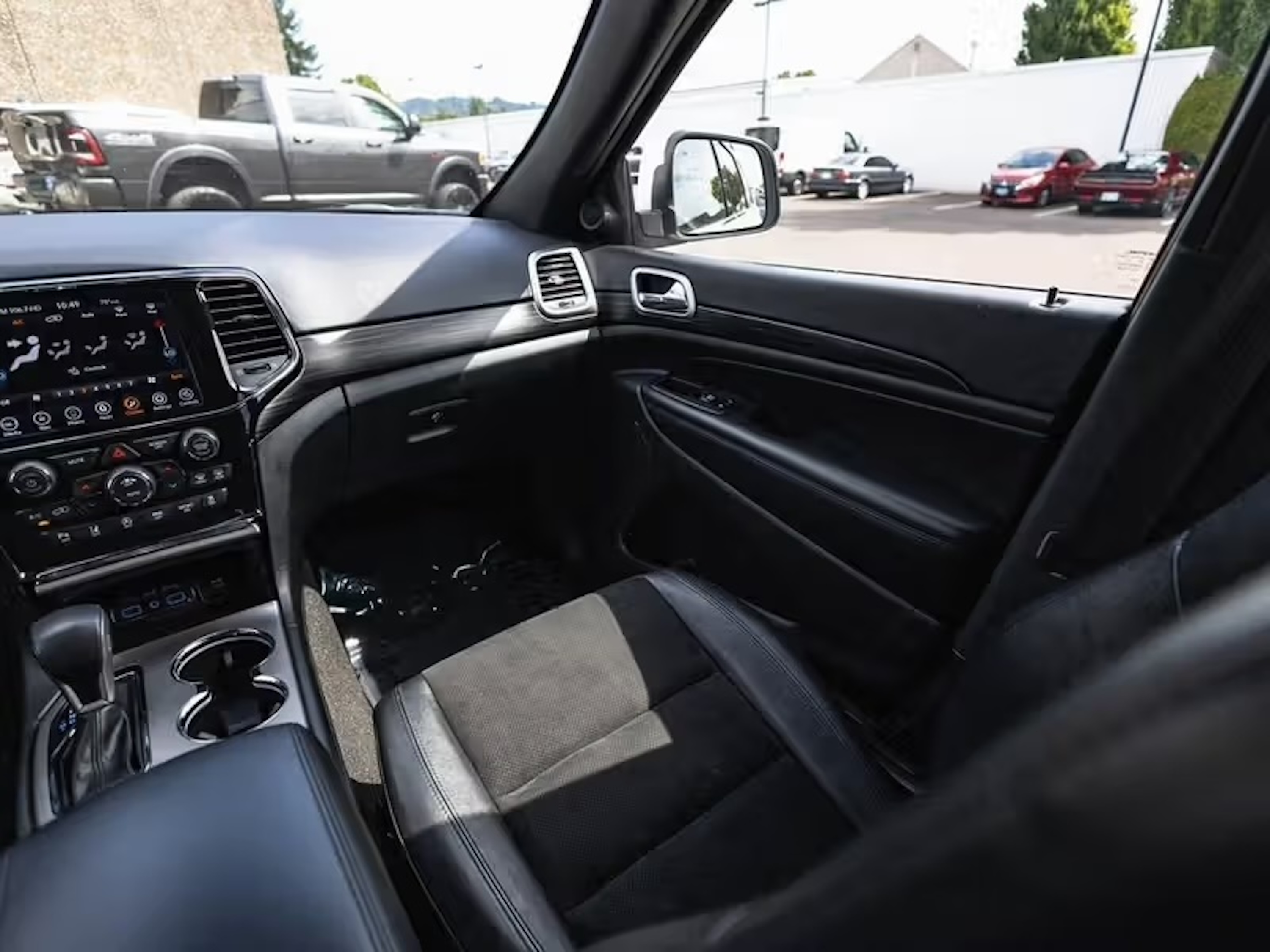 2022 Jeep Grand Cherokee Laredo X