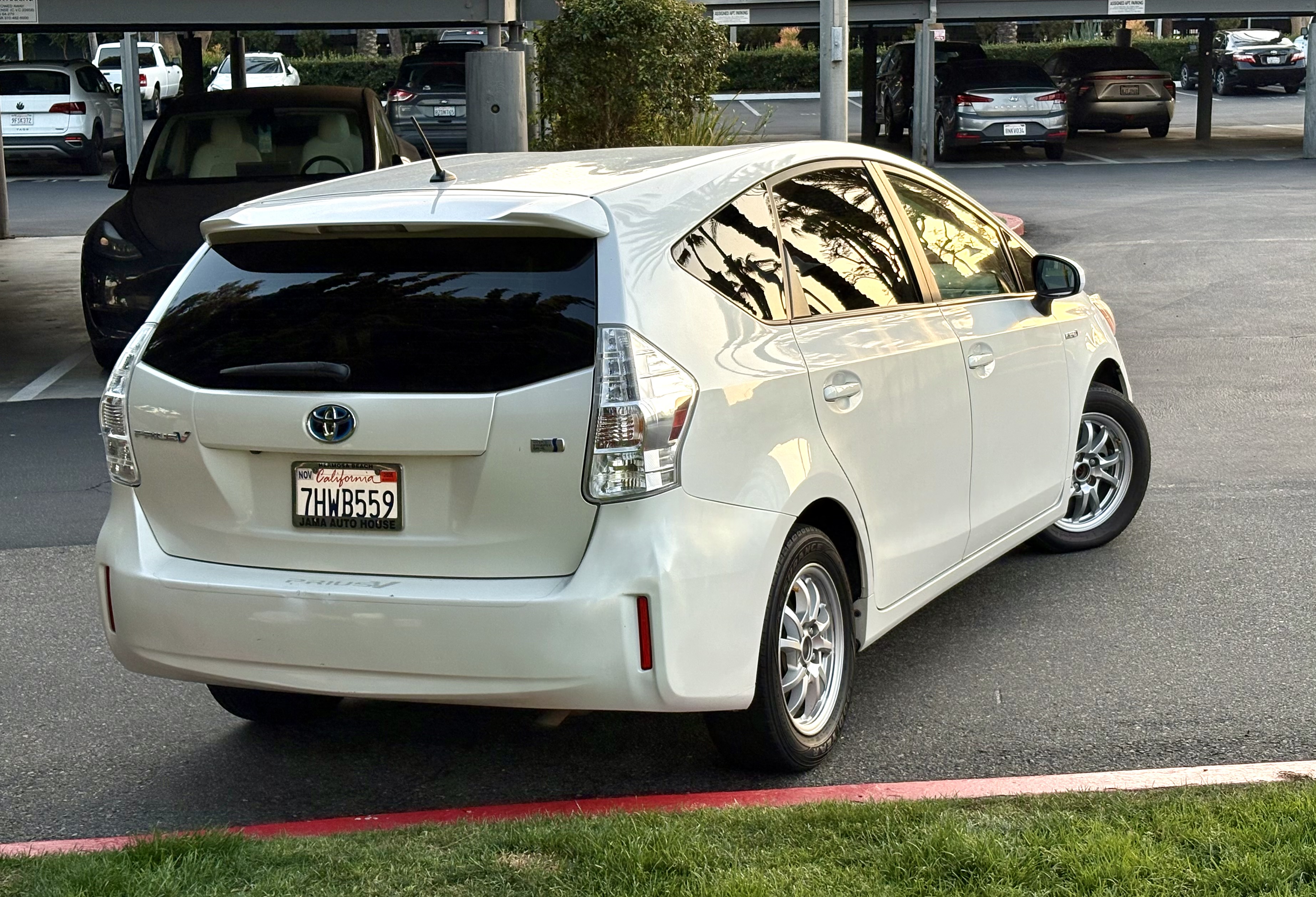 2014 Toyota Prius V Two