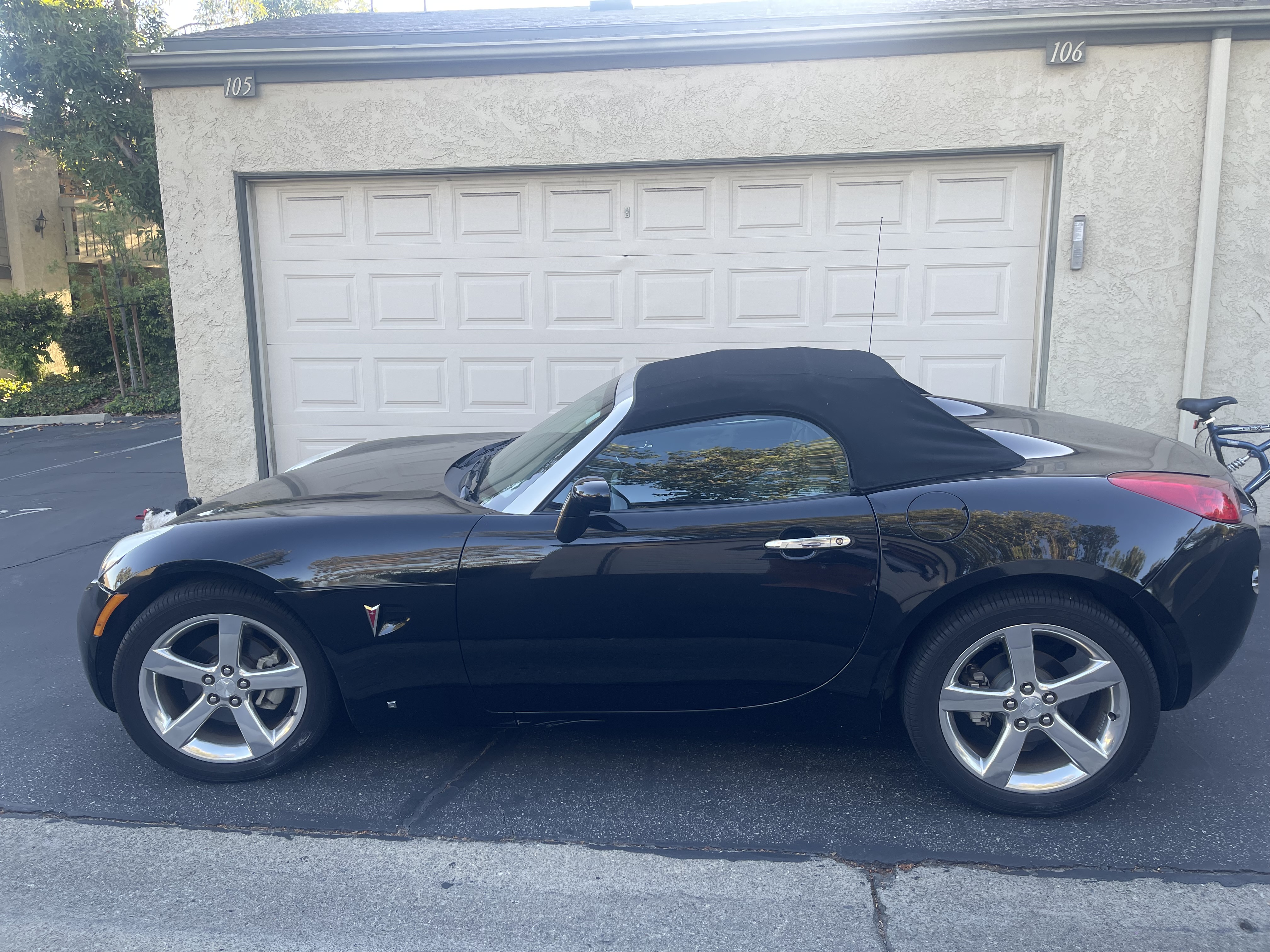 Used 2007 Pontiac Solstice Convertible 2D w/ Premium Package