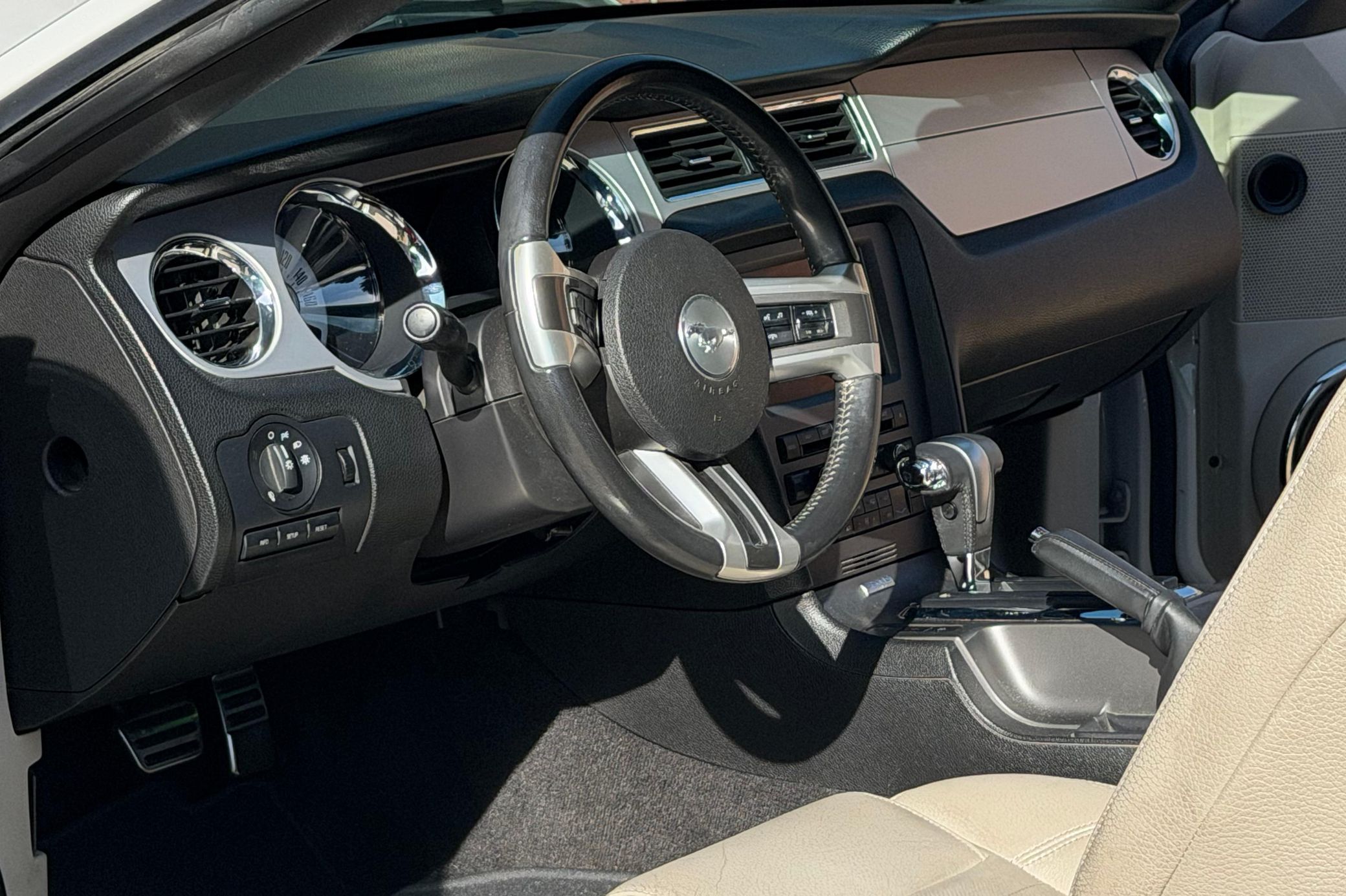 2011 Ford Mustang GT Premium