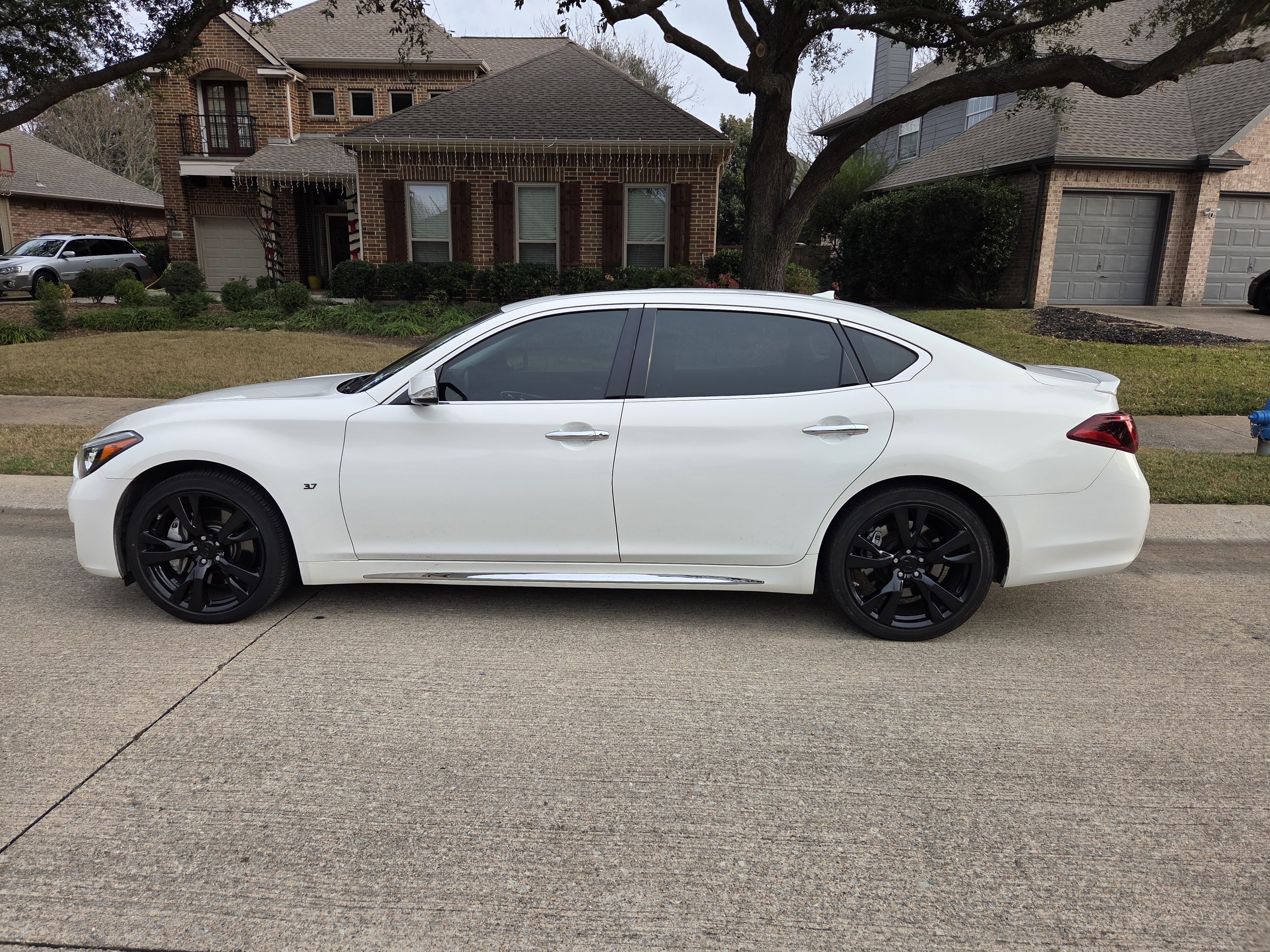 2015 INFINITI Q70L 3.7