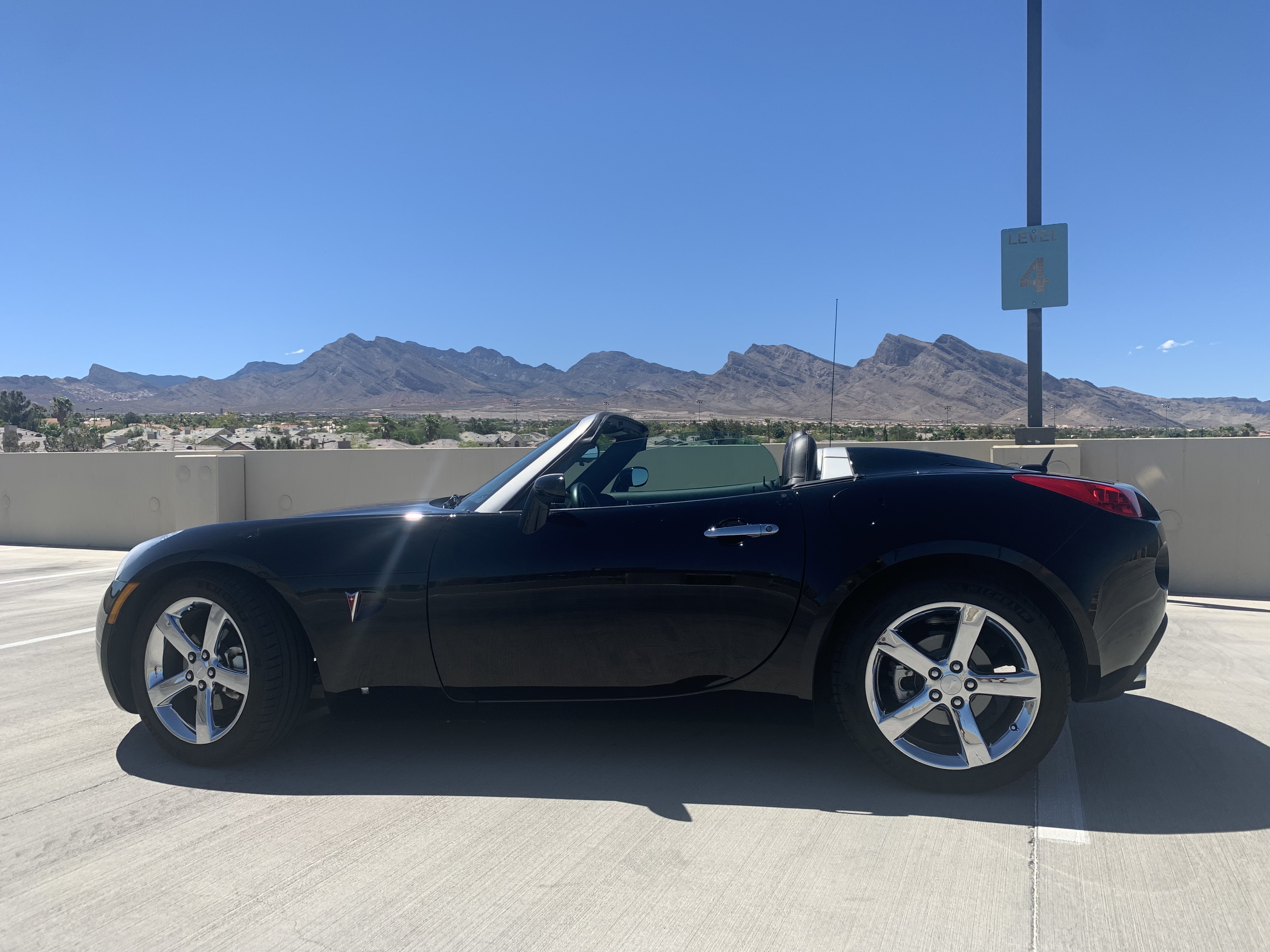 Used 2007 Pontiac Solstice GXP w/ Premium Package