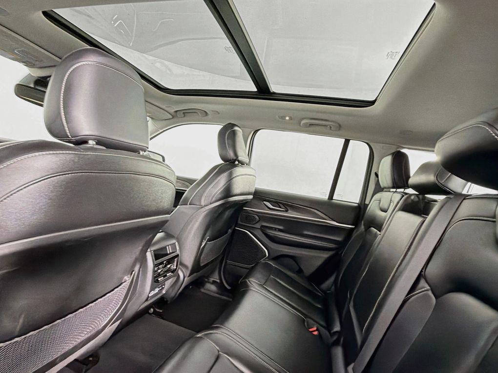 Used 2024 Jeep Grand Cherokee SUV