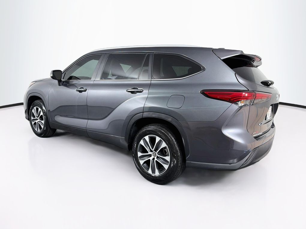 Used 2023 Toyota Highlander SUV