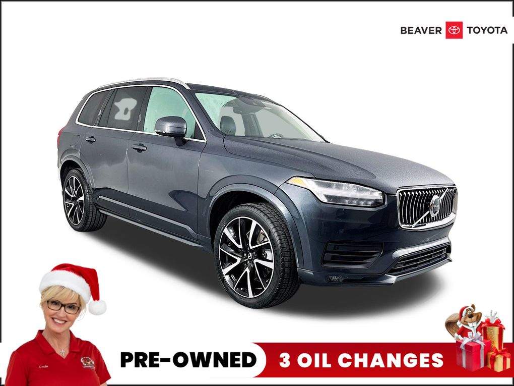 2022 Volvo XC90 Momentum's photo