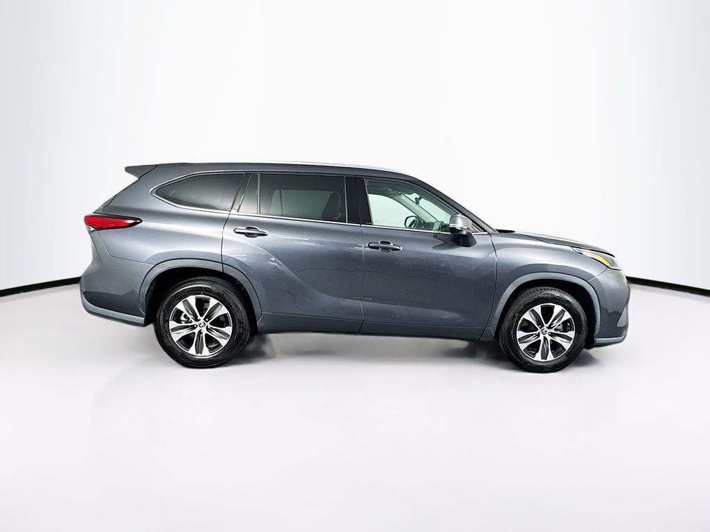 Used 2021 Toyota Highlander SUV
