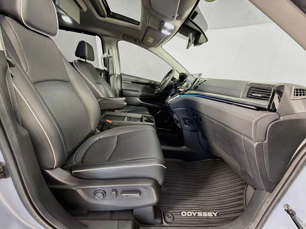 Used 2024 Honda Odyssey Van