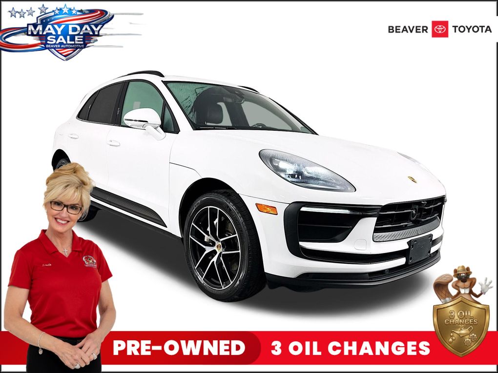 2022 Porsche Macan -'s photo