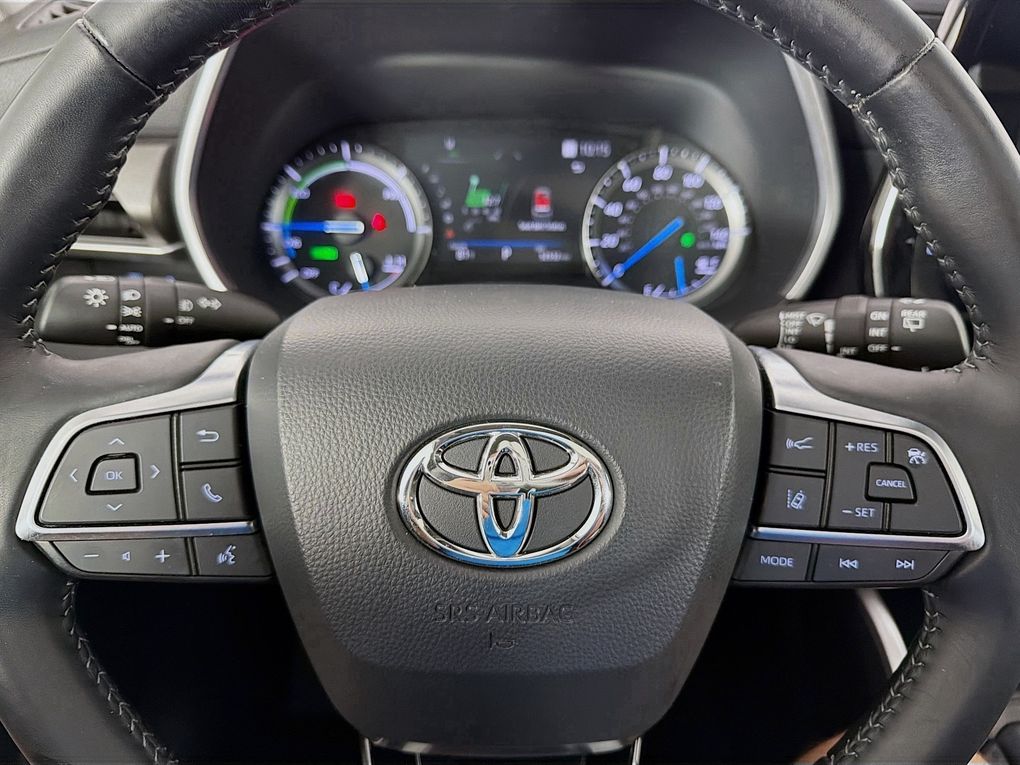 Used 2021 Toyota Highlander Hybrid SUV