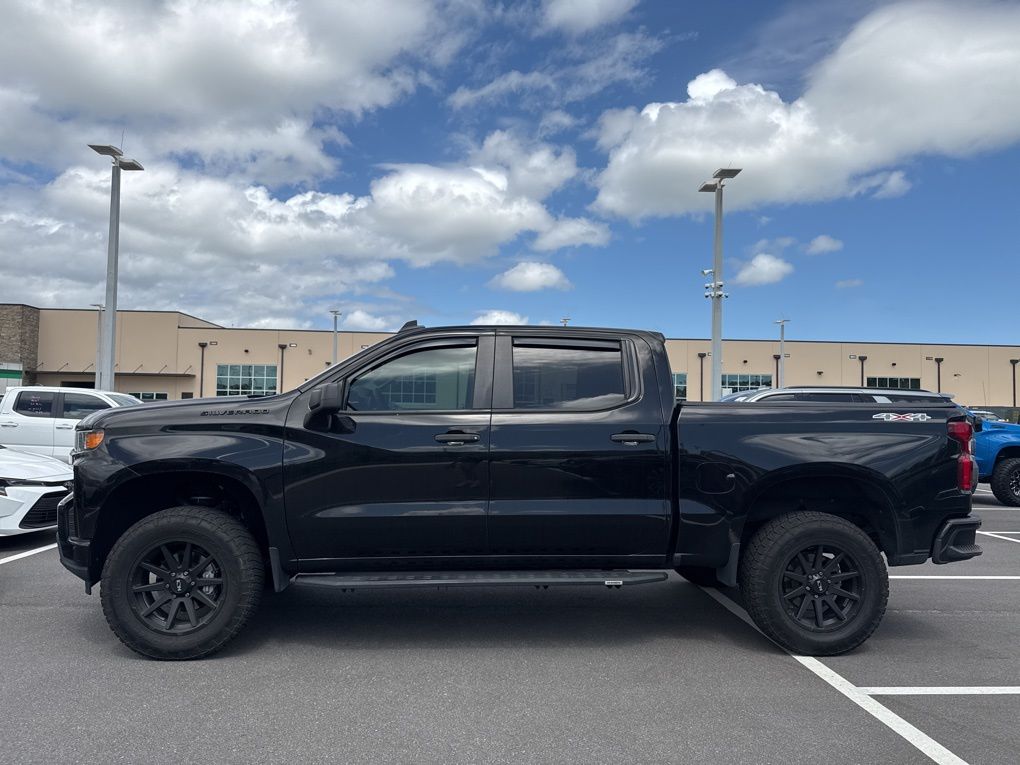 View vehicle photo 4