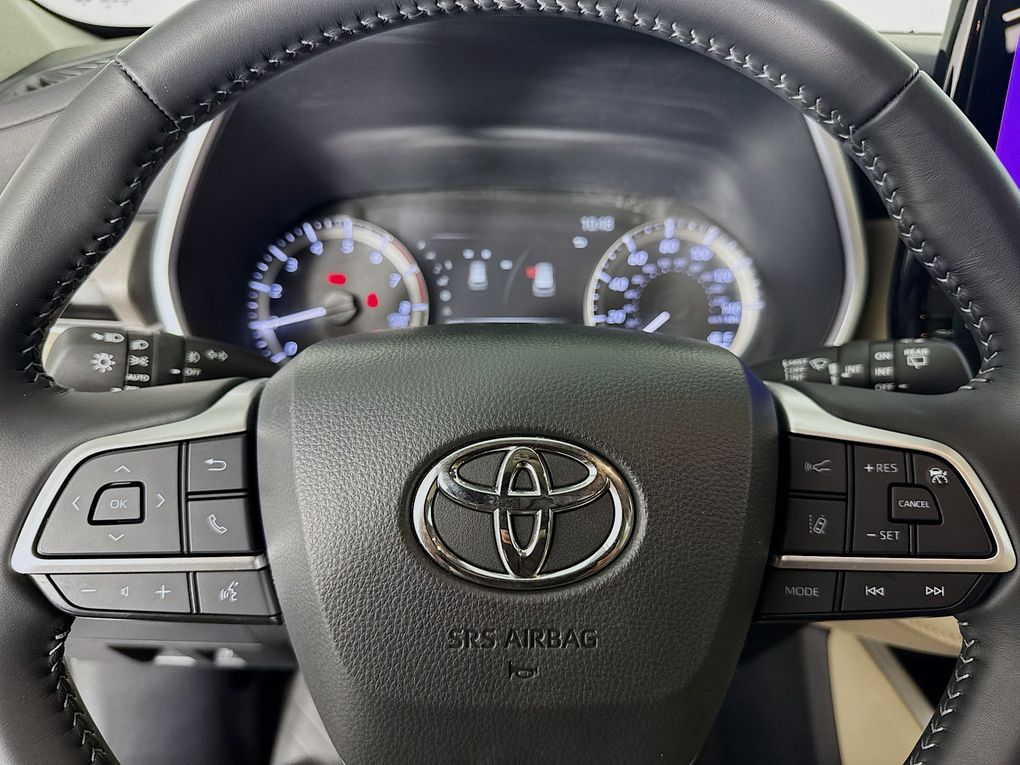 Used 2025 Toyota Highlander SUV