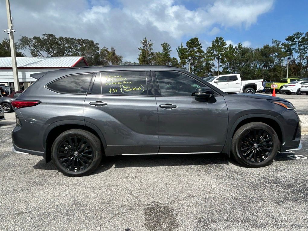 Used 2023 Toyota Highlander XSE with VIN 5TDKDRBH6PS005828 for sale in Saint Augustine, FL