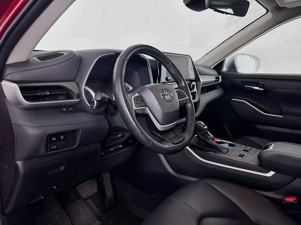 Used 2023 Toyota Highlander SUV