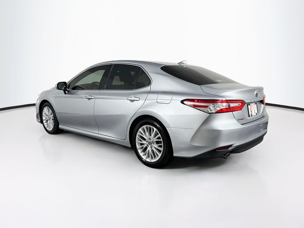 Used 2018 Toyota Camry Hybrid Sedan