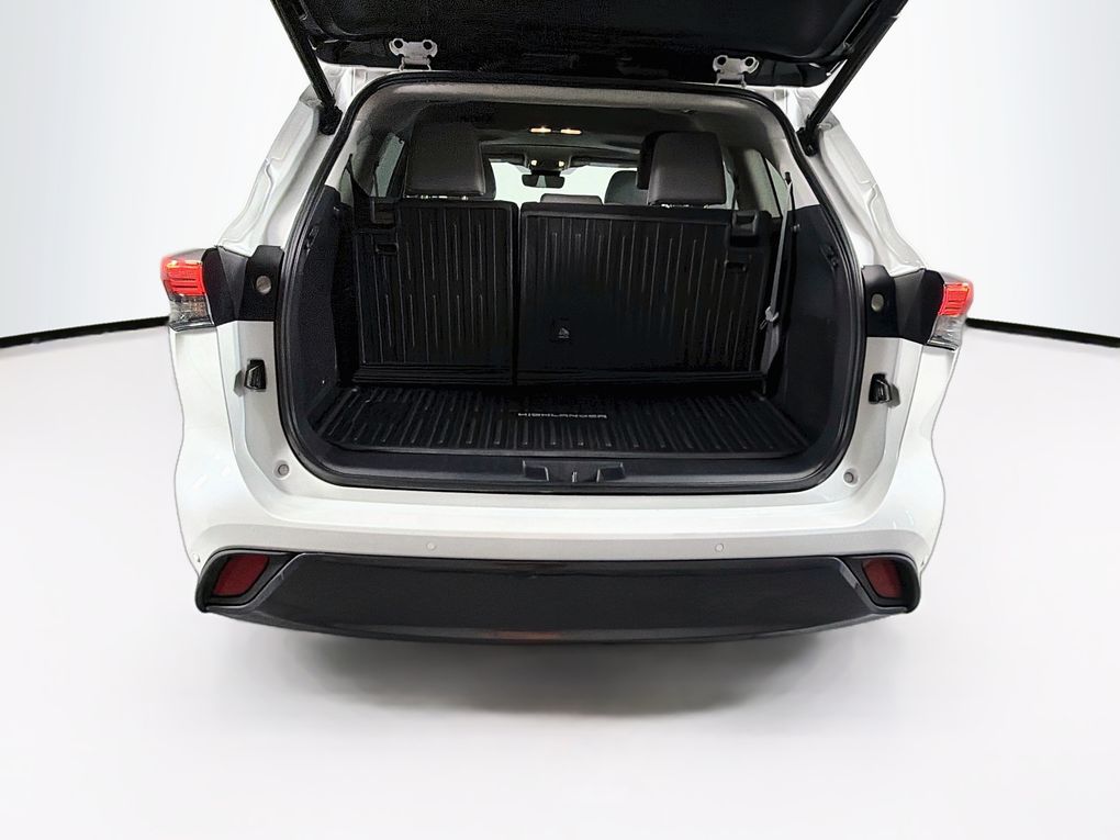 Used 2023 Toyota Highlander SUV