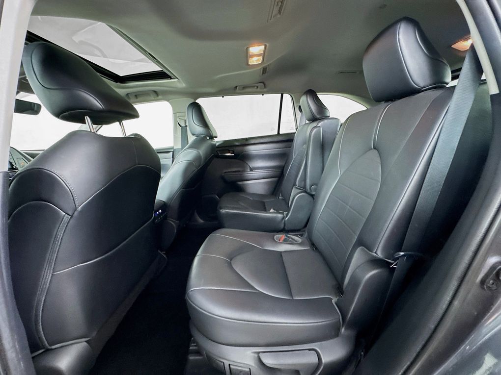 Used 2021 Toyota Highlander SUV