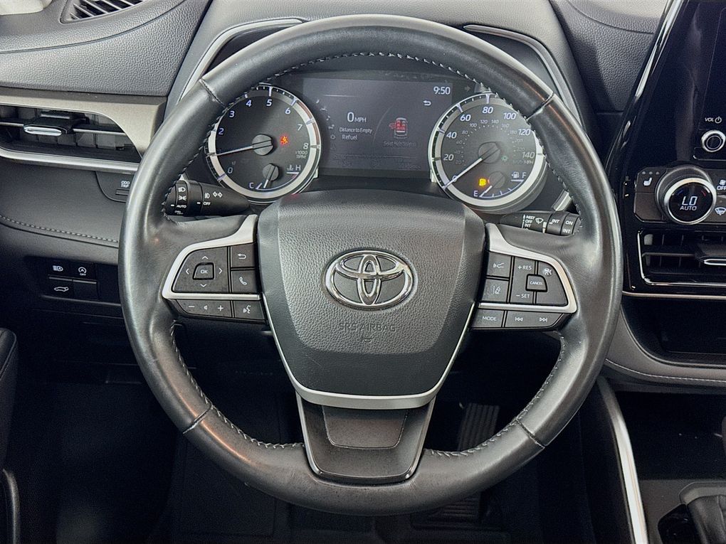 Used 2023 Toyota Highlander SUV