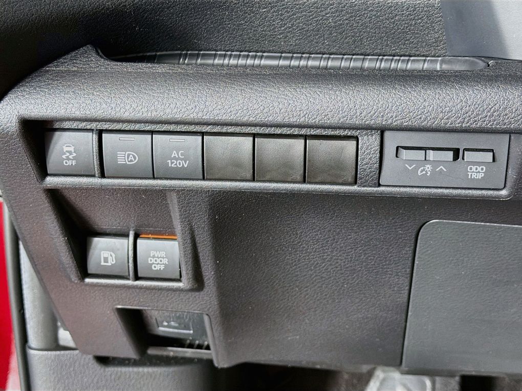 Used 2025 Toyota Sienna Van