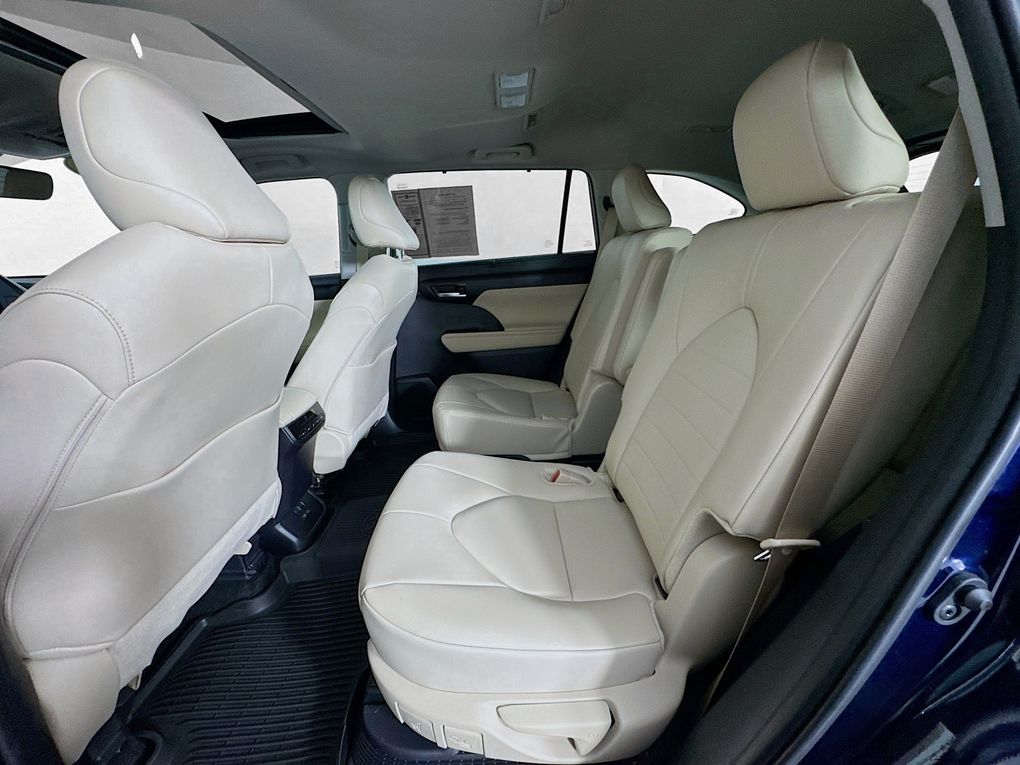 Used 2025 Toyota Highlander Hybrid SUV