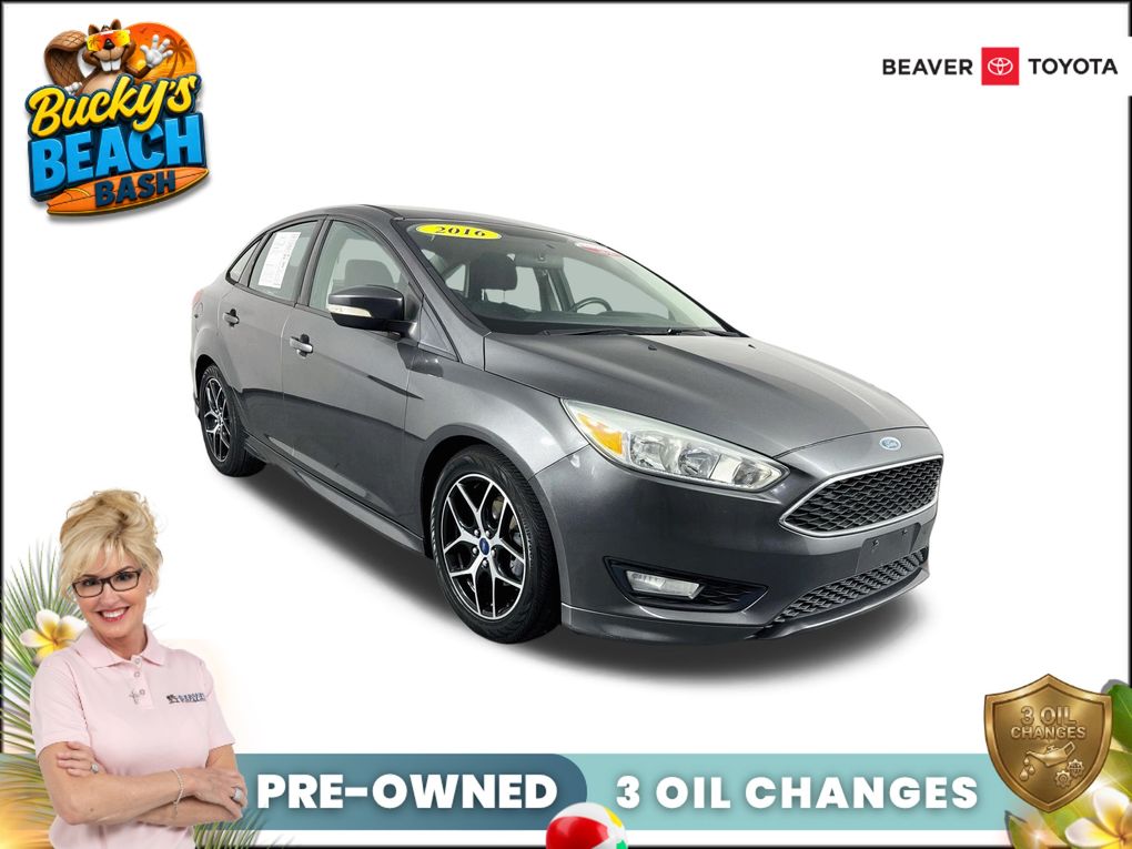 2016 Ford Focus Sedan SE's photo