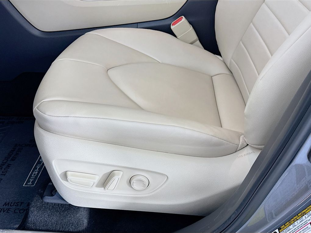 Used 2025 Toyota Highlander SUV