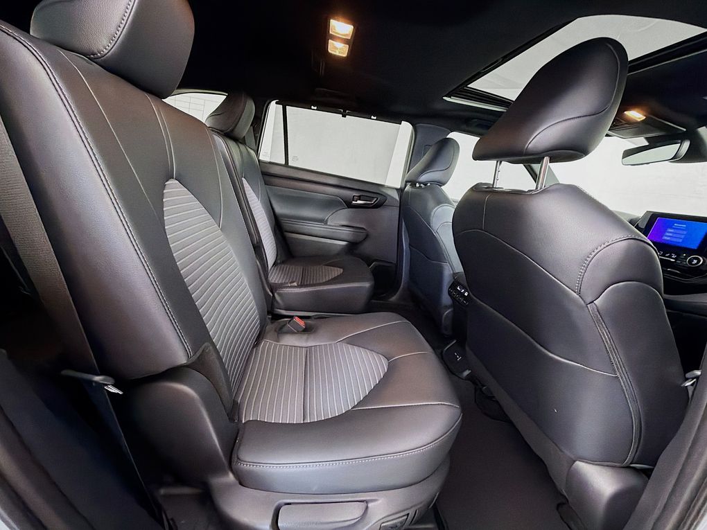 Used 2025 Toyota Highlander SUV