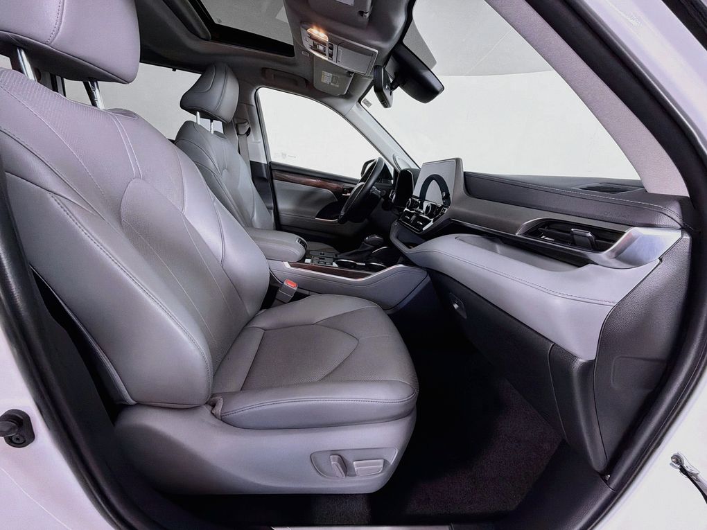Used 2023 Toyota Highlander SUV